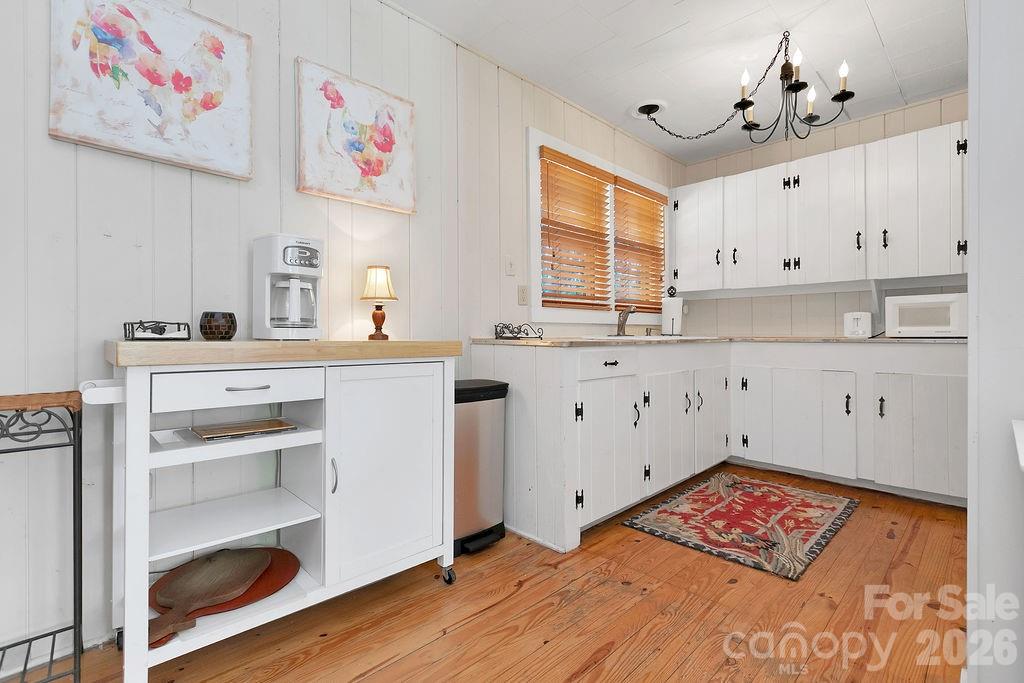 218 Hickory Lane — Lake Toxaway