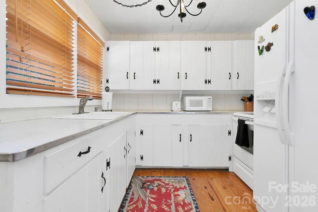 218 Hickory Lane — Lake Toxaway
