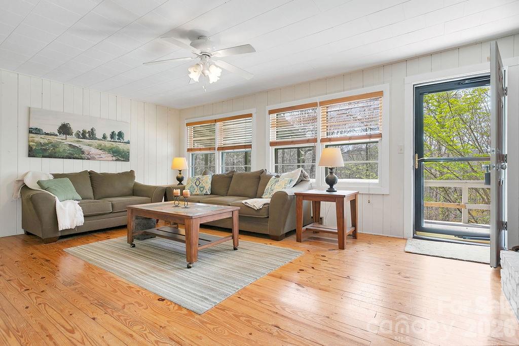 218 Hickory Lane — Lake Toxaway