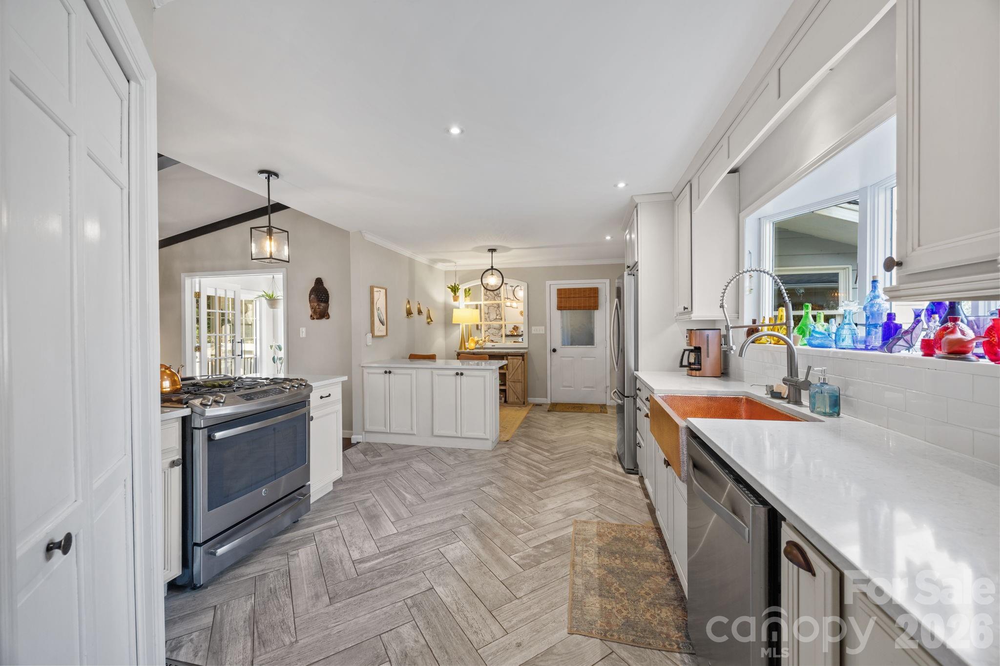 5218 Glenwood Street — Sherrills Ford