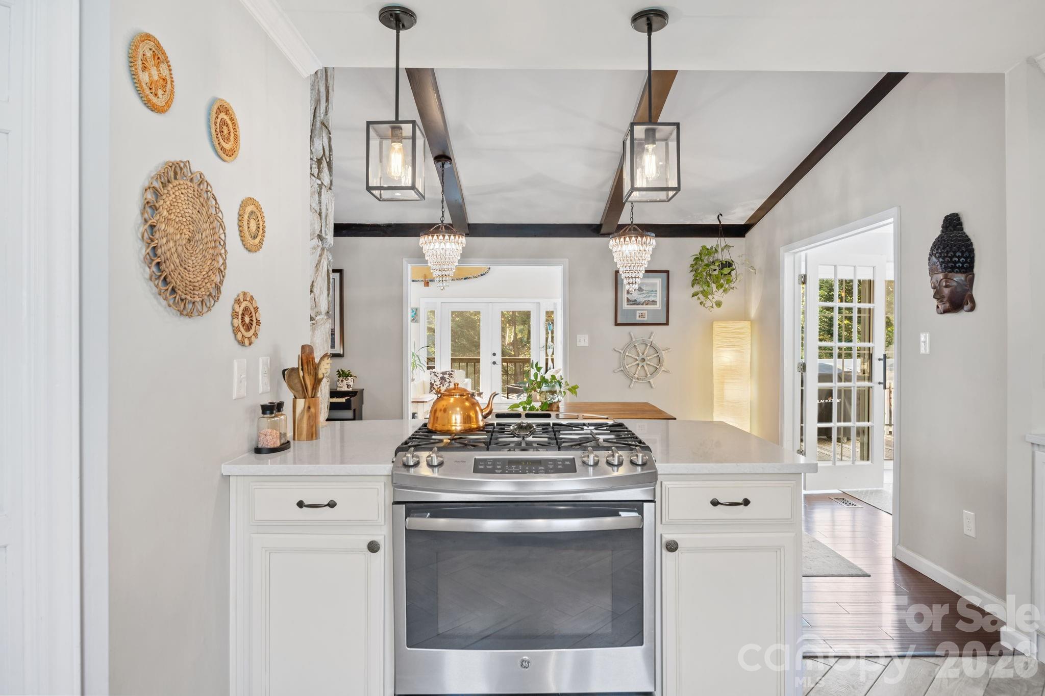 5218 Glenwood Street — Sherrills Ford