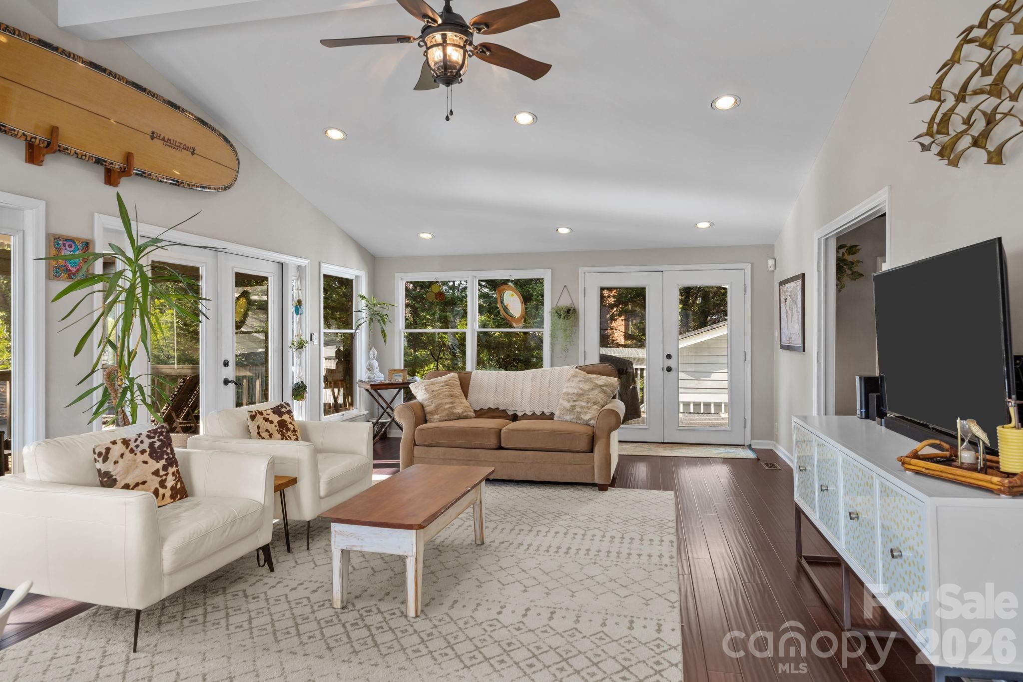 5218 Glenwood Street — Sherrills Ford