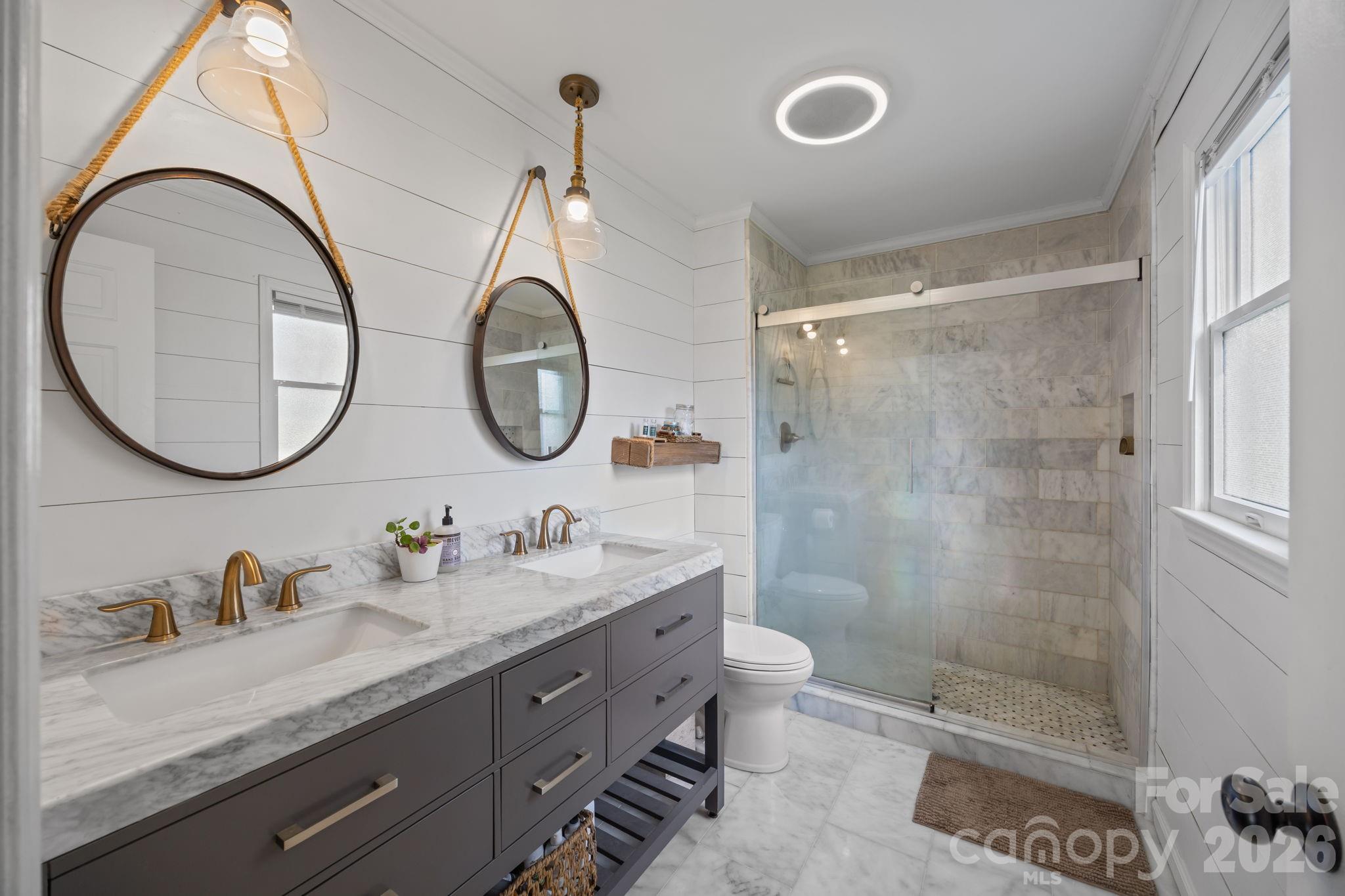 5218 Glenwood Street — Sherrills Ford