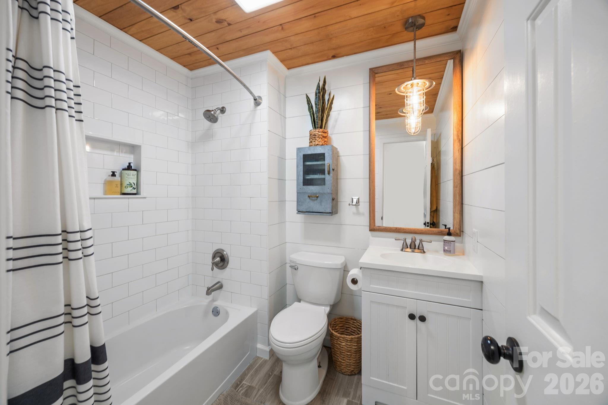 5218 Glenwood Street — Sherrills Ford