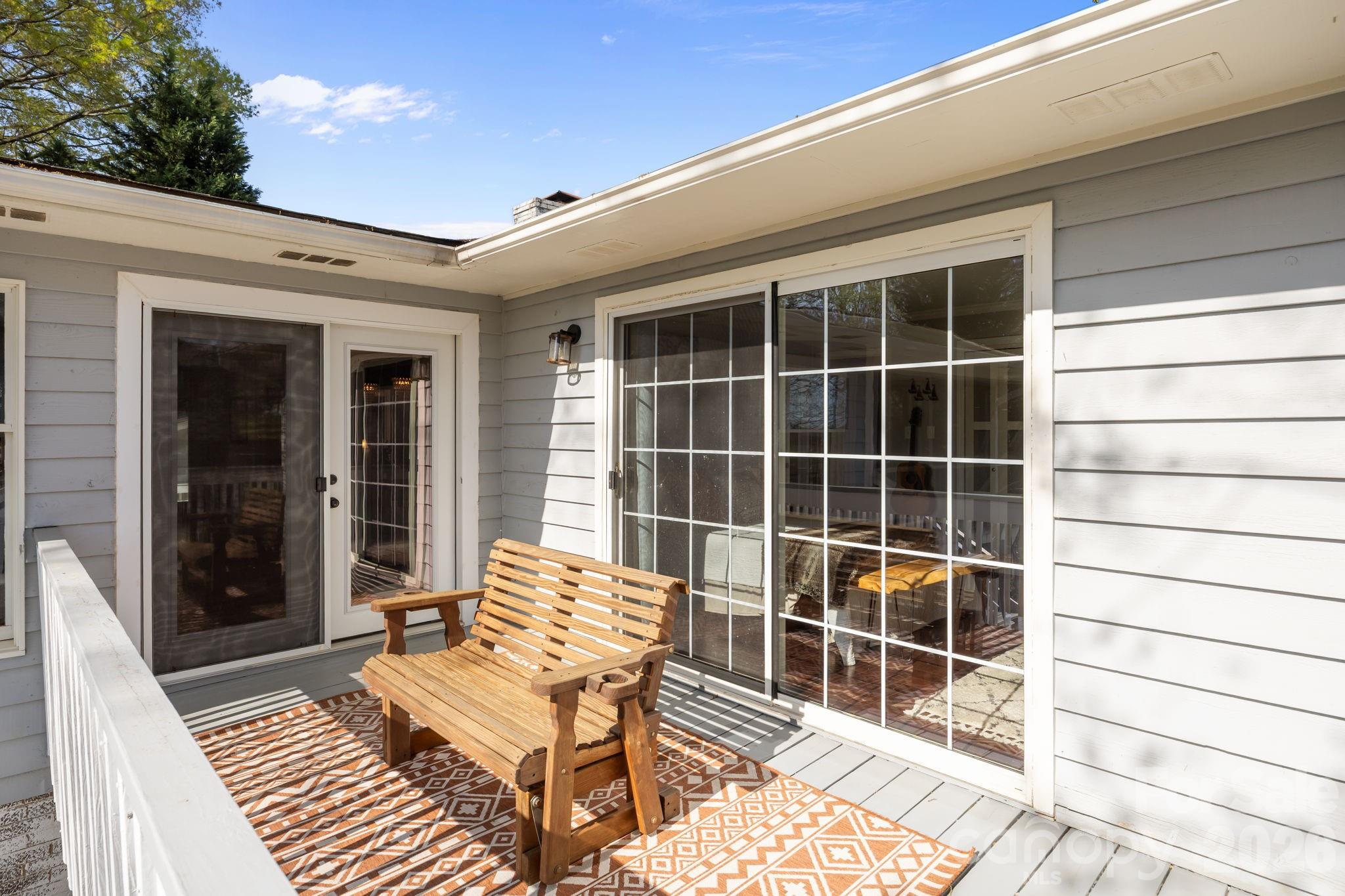 5218 Glenwood Street — Sherrills Ford