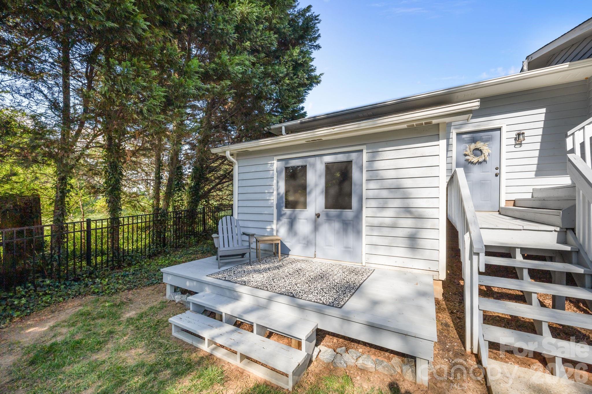 5218 Glenwood Street — Sherrills Ford