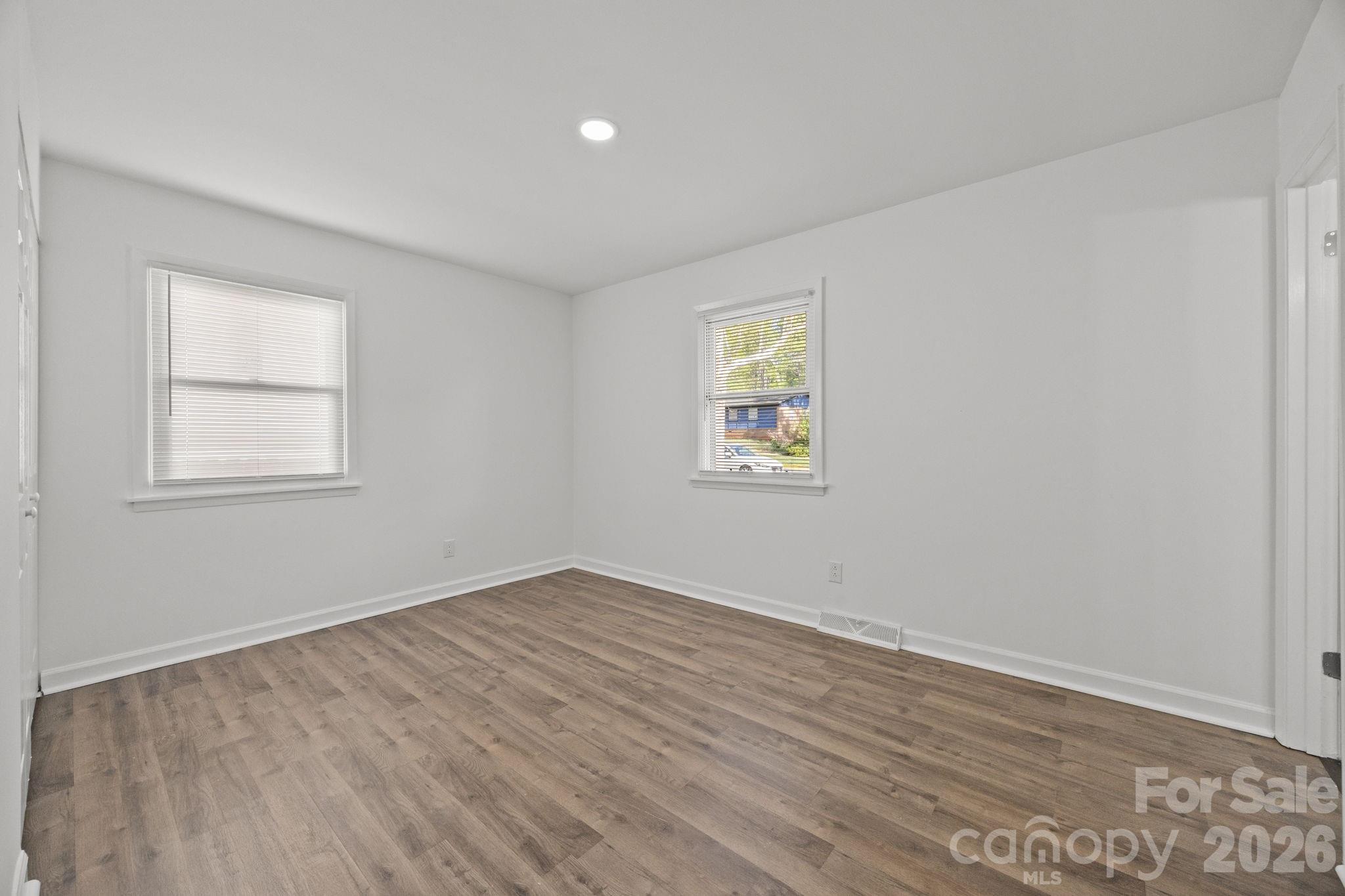 2309 Longleaf Drive — Charlotte