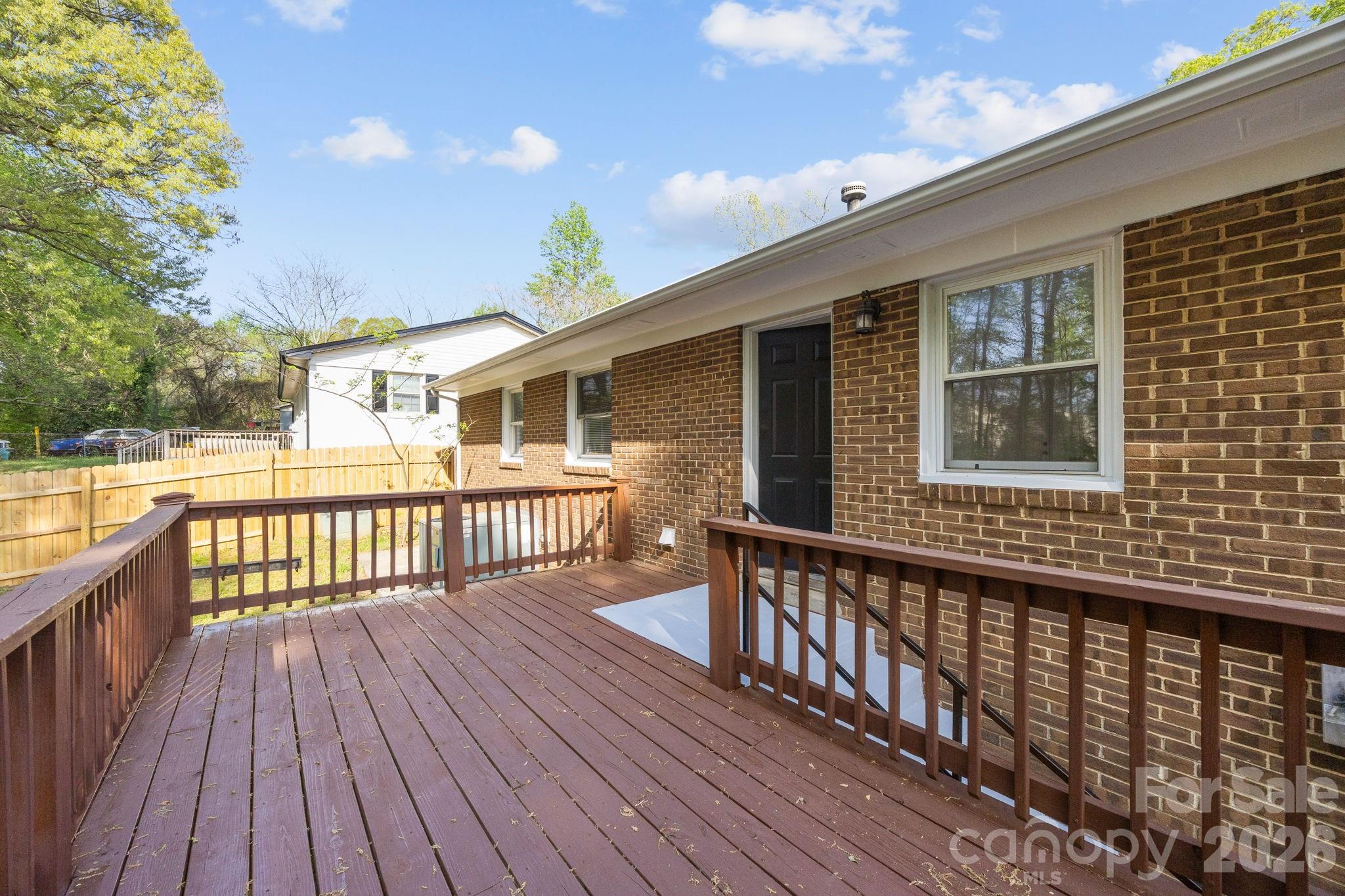 2309 Longleaf Drive — Charlotte