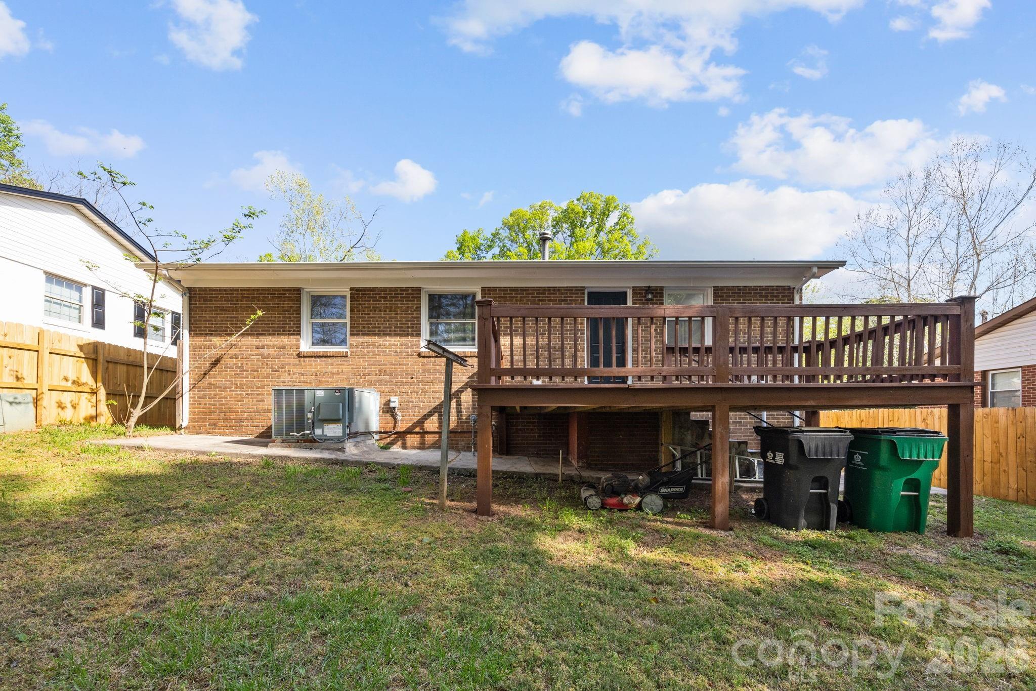 2309 Longleaf Drive — Charlotte