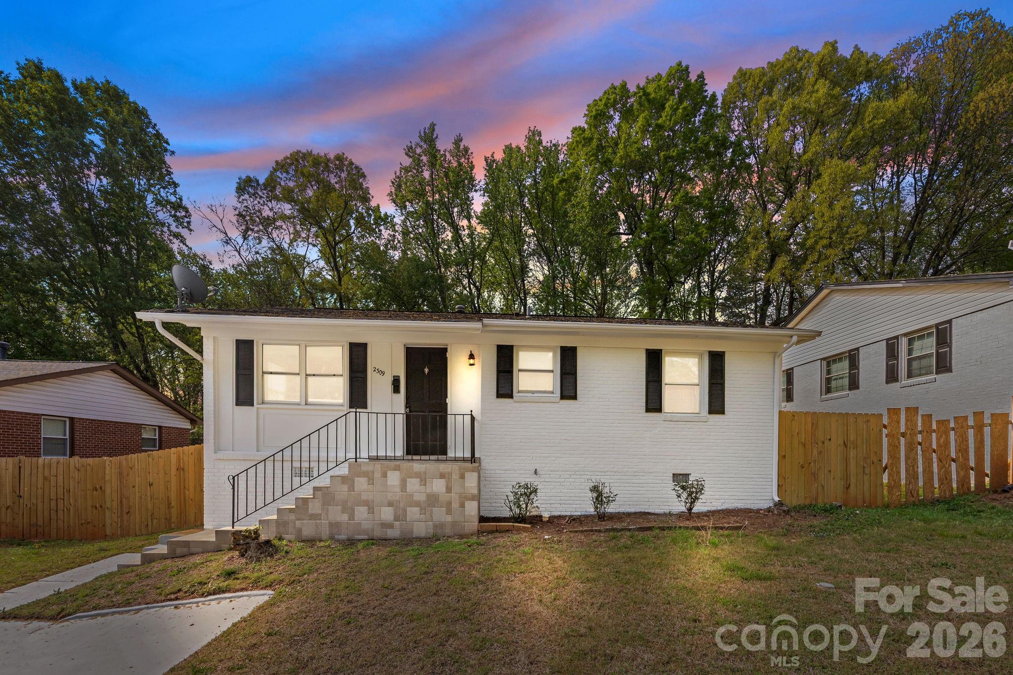 2309 Longleaf Drive — Charlotte