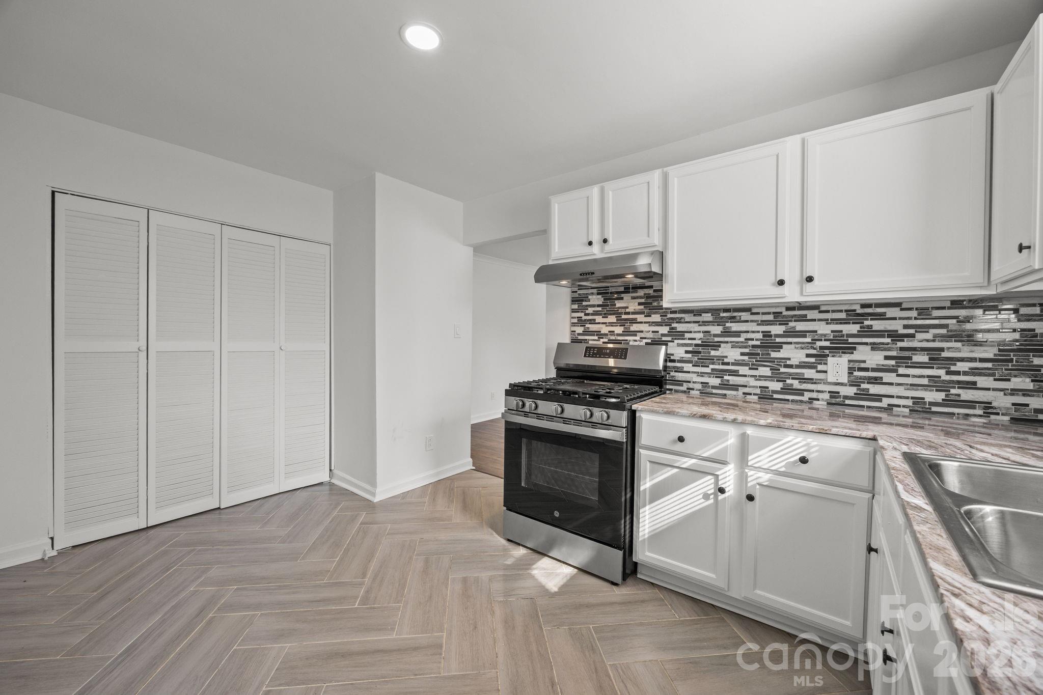 2309 Longleaf Drive — Charlotte