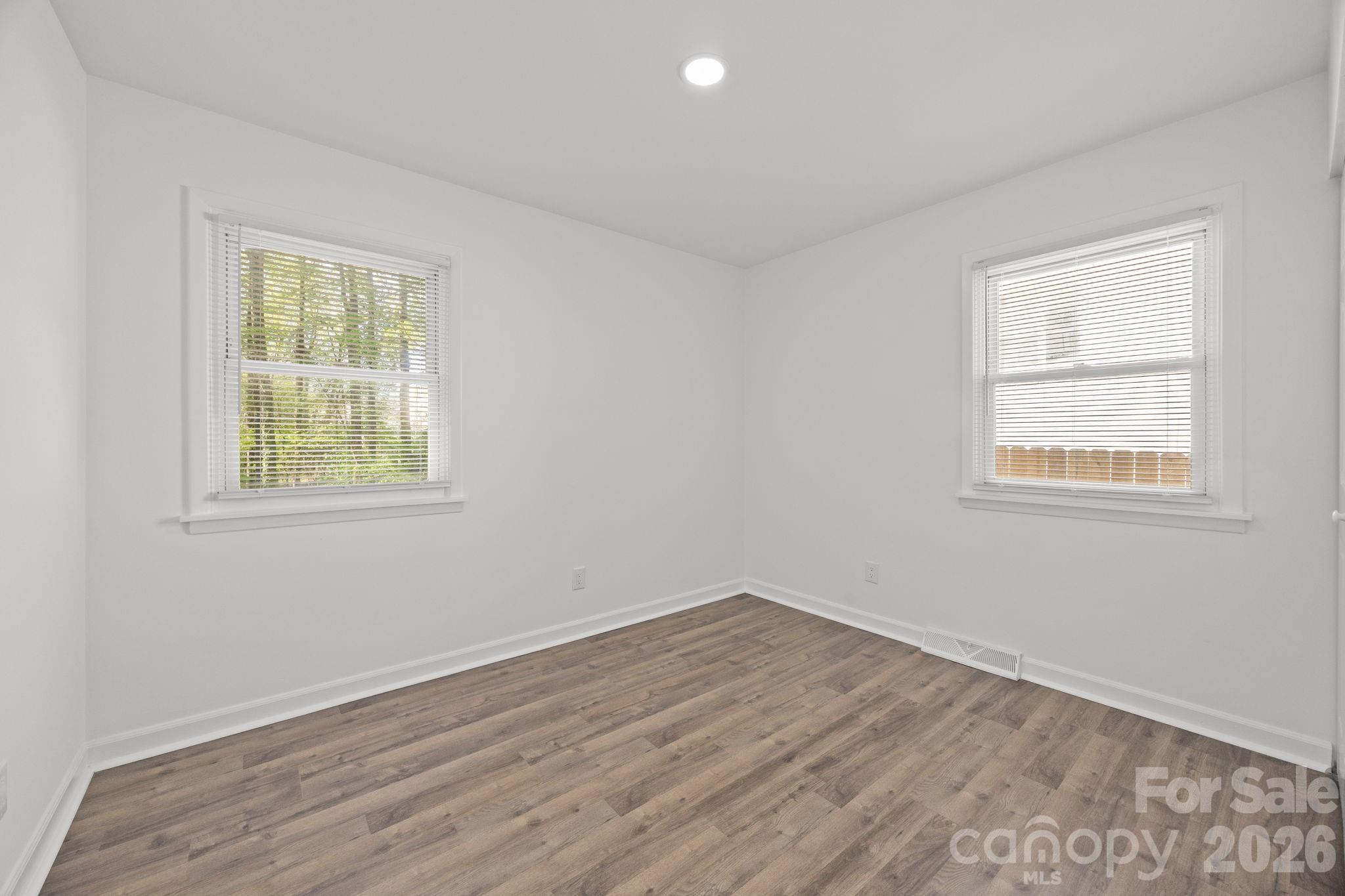 2309 Longleaf Drive — Charlotte