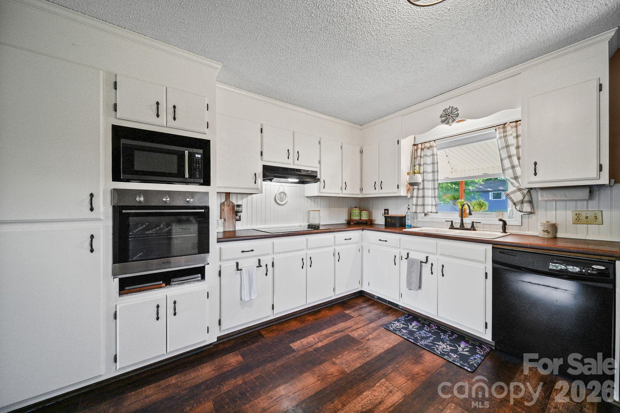 5949 Old Thompson Road — Norwood