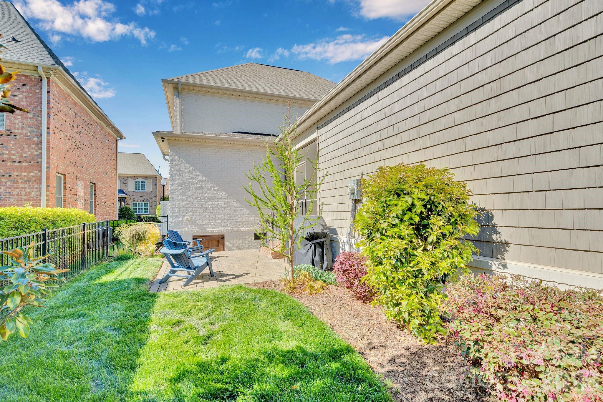 1068 Belmont Village Drive — Belmont
