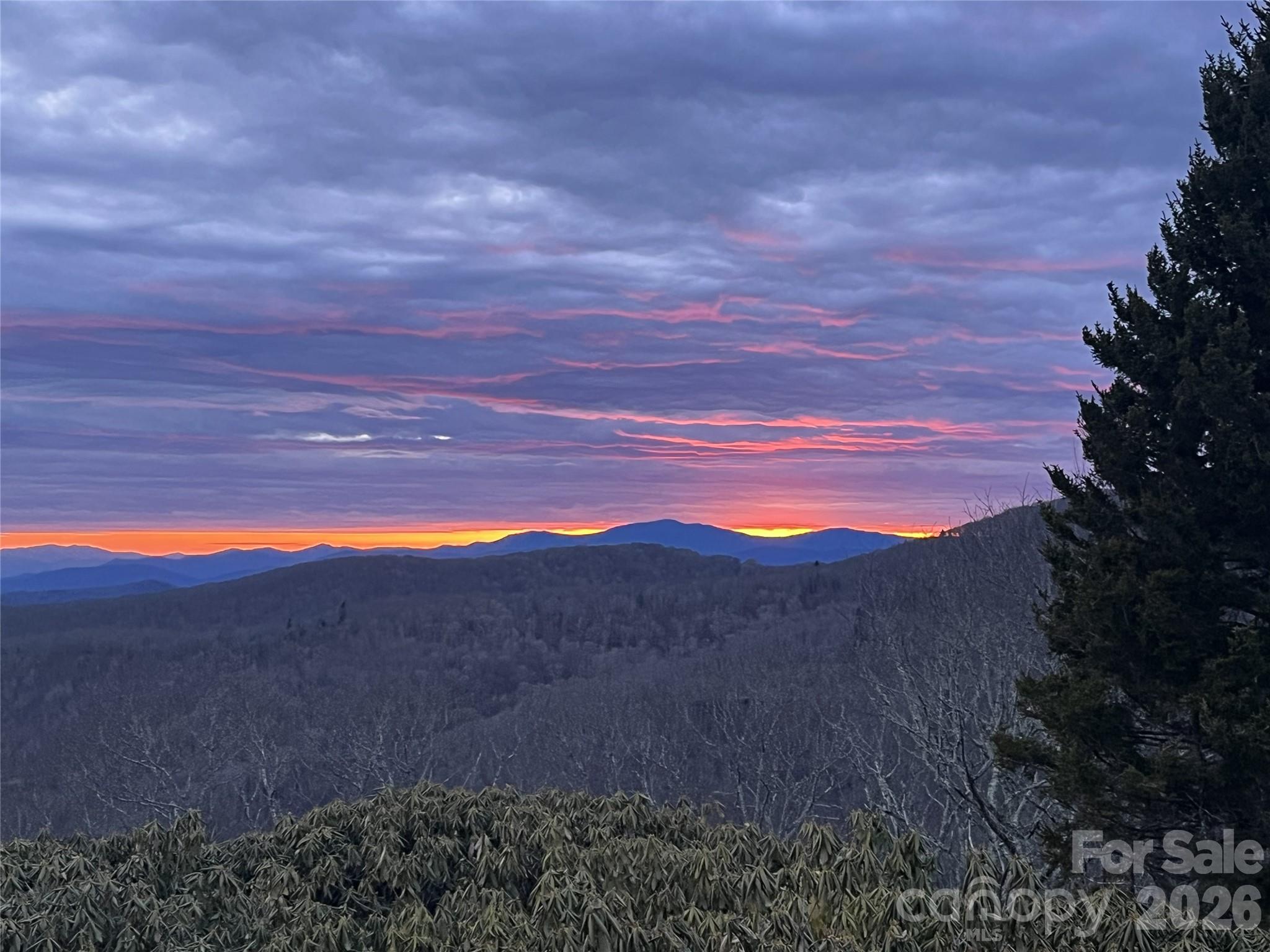 536 Lands End Lane — Maggie Valley