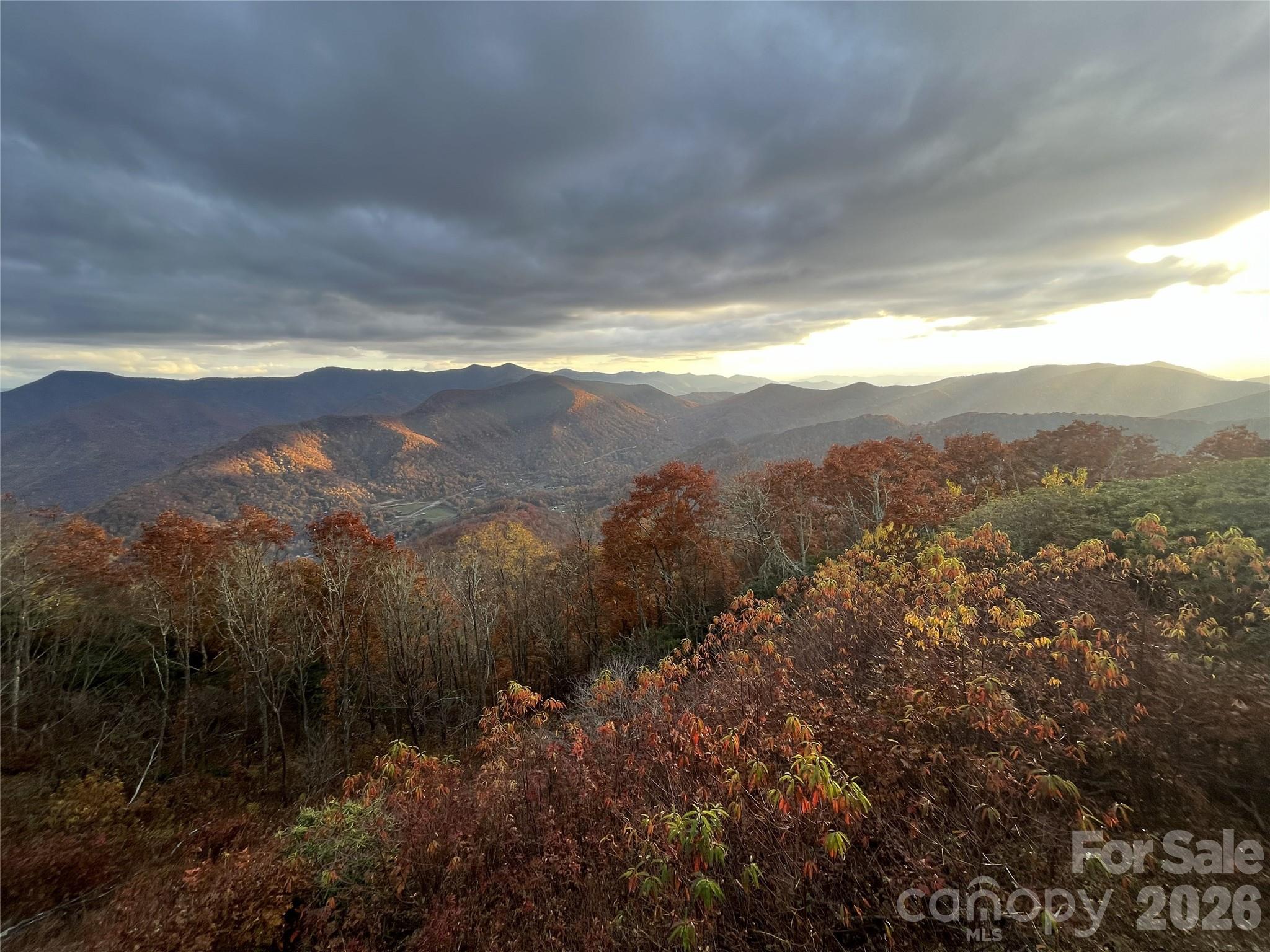 536 Lands End Lane — Maggie Valley