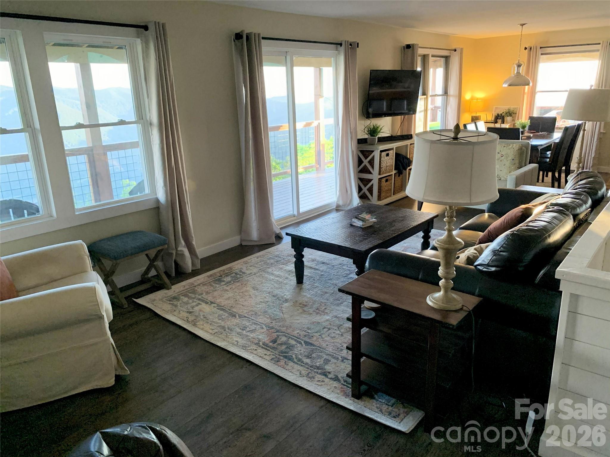 536 Lands End Lane — Maggie Valley