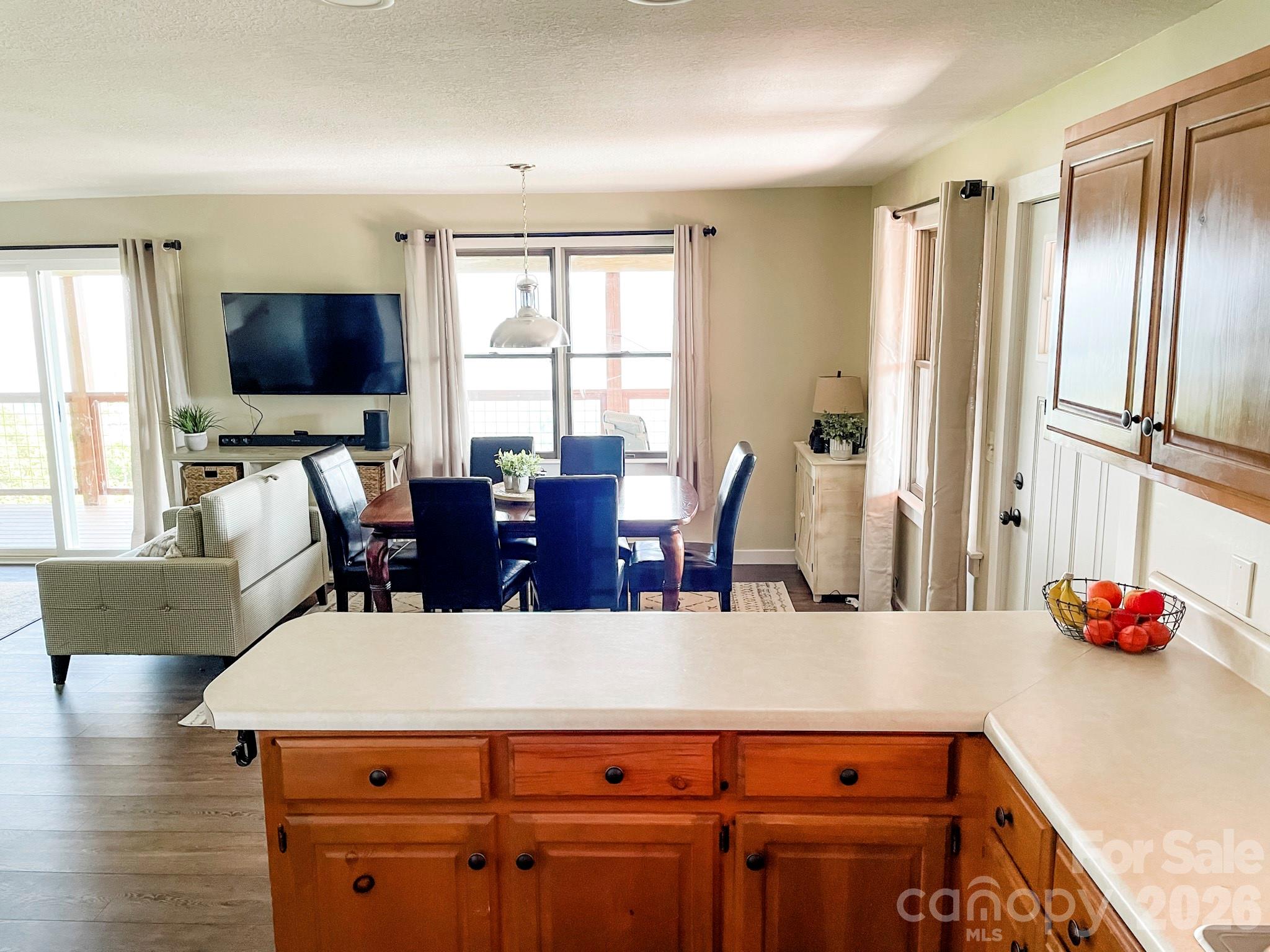 536 Lands End Lane — Maggie Valley