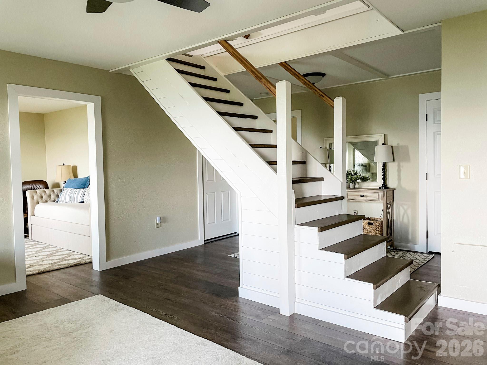 536 Lands End Lane — Maggie Valley