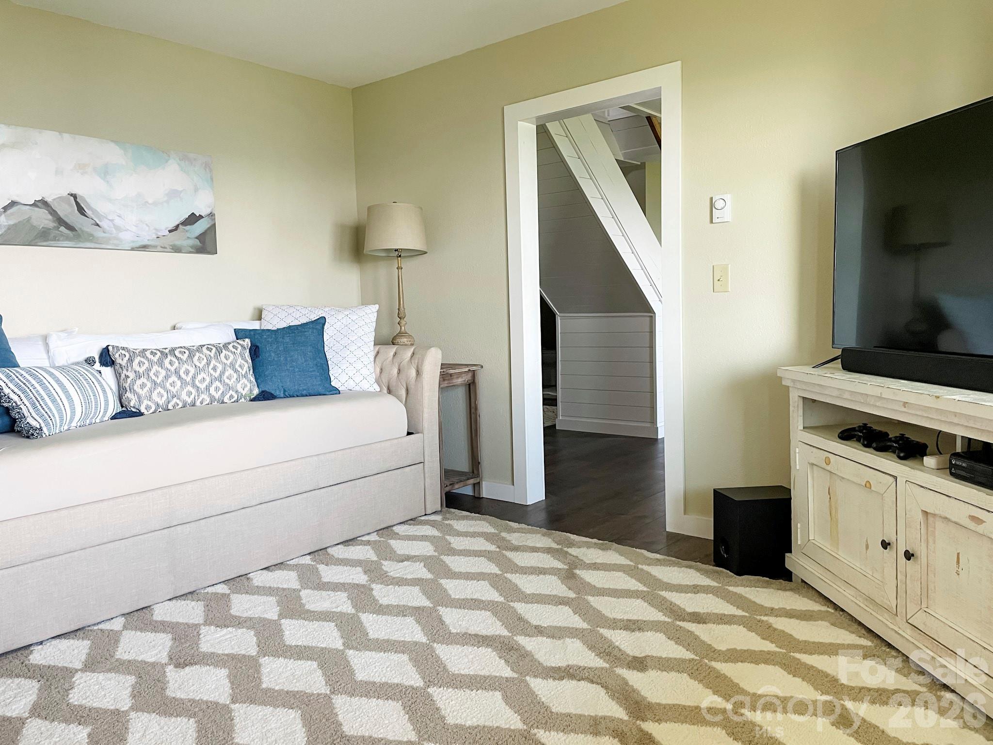 536 Lands End Lane — Maggie Valley