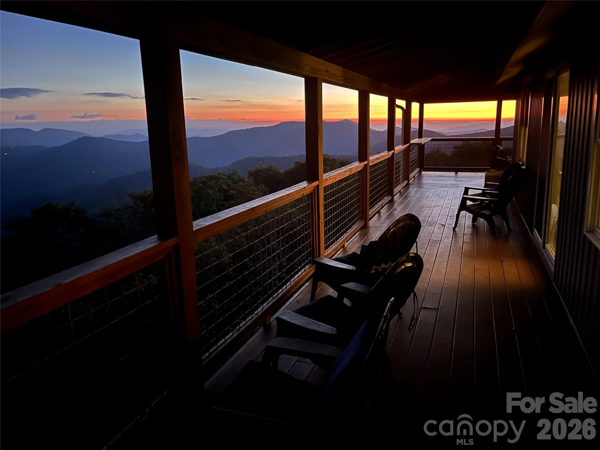 536 Lands End Lane — Maggie Valley