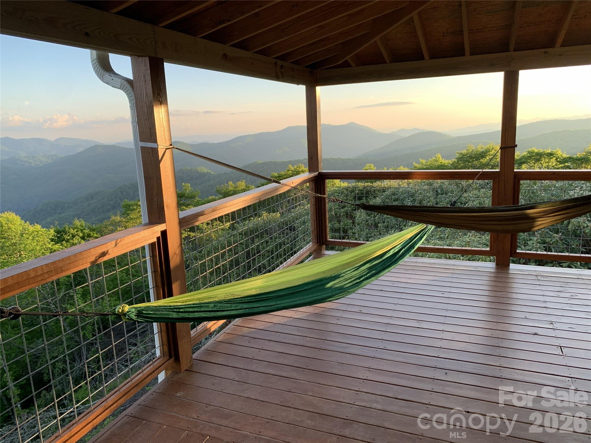 536 Lands End Lane — Maggie Valley