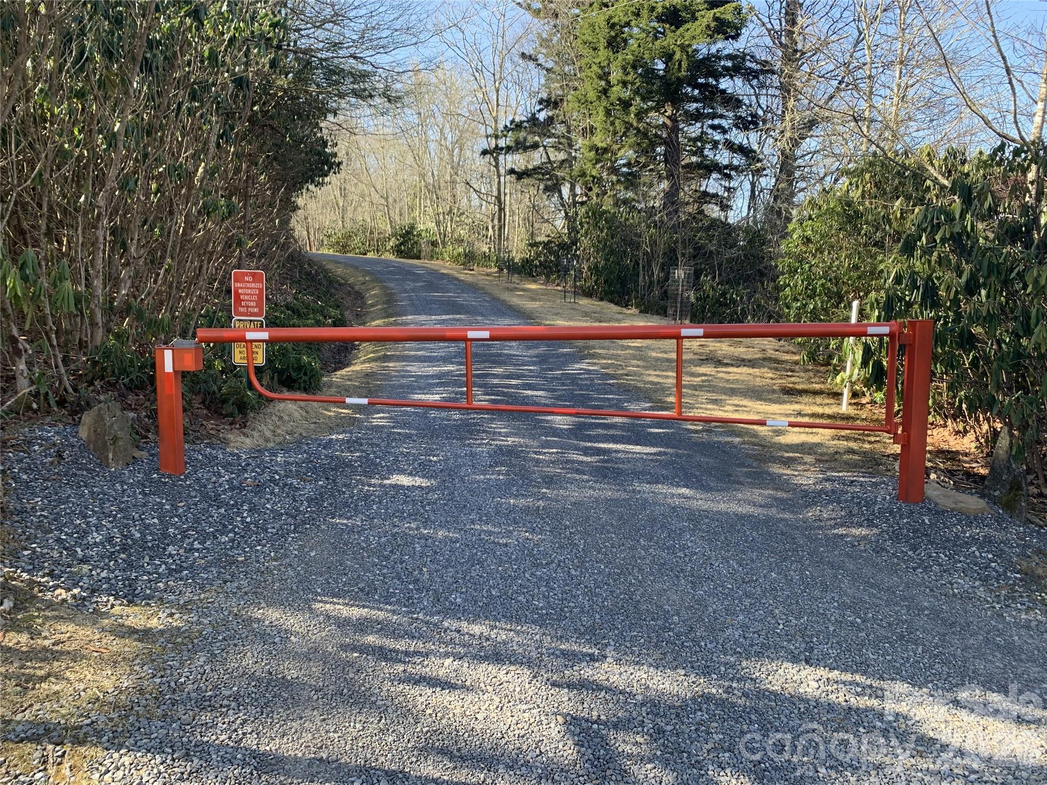536 Lands End Lane — Maggie Valley