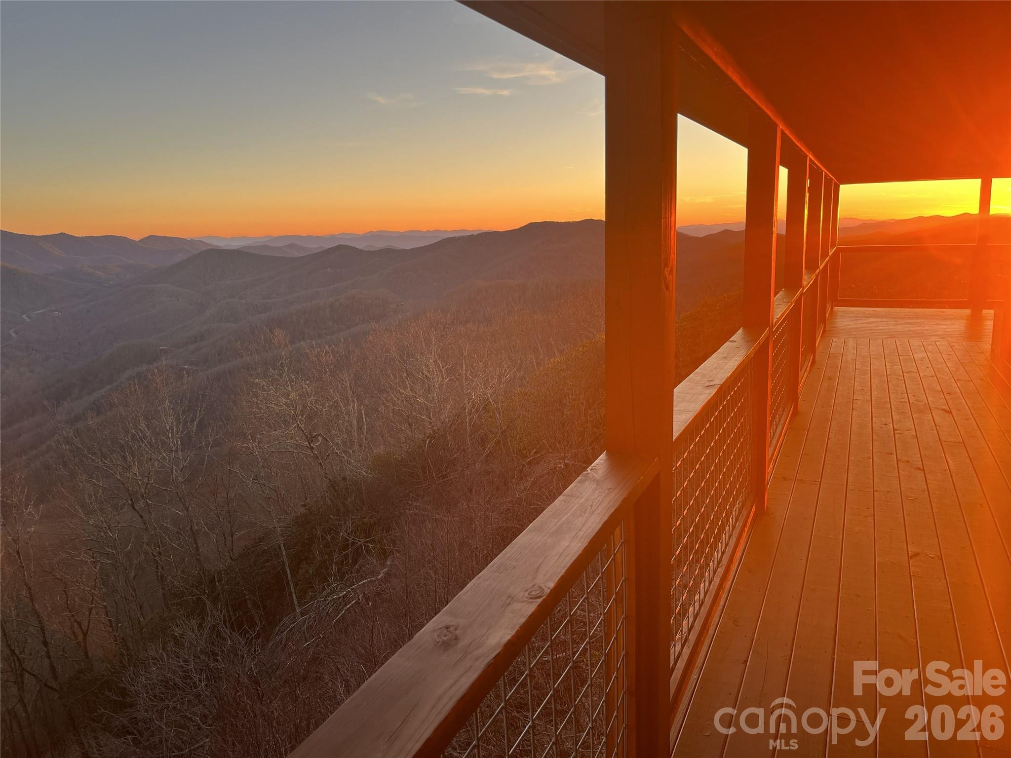 536 Lands End Lane — Maggie Valley