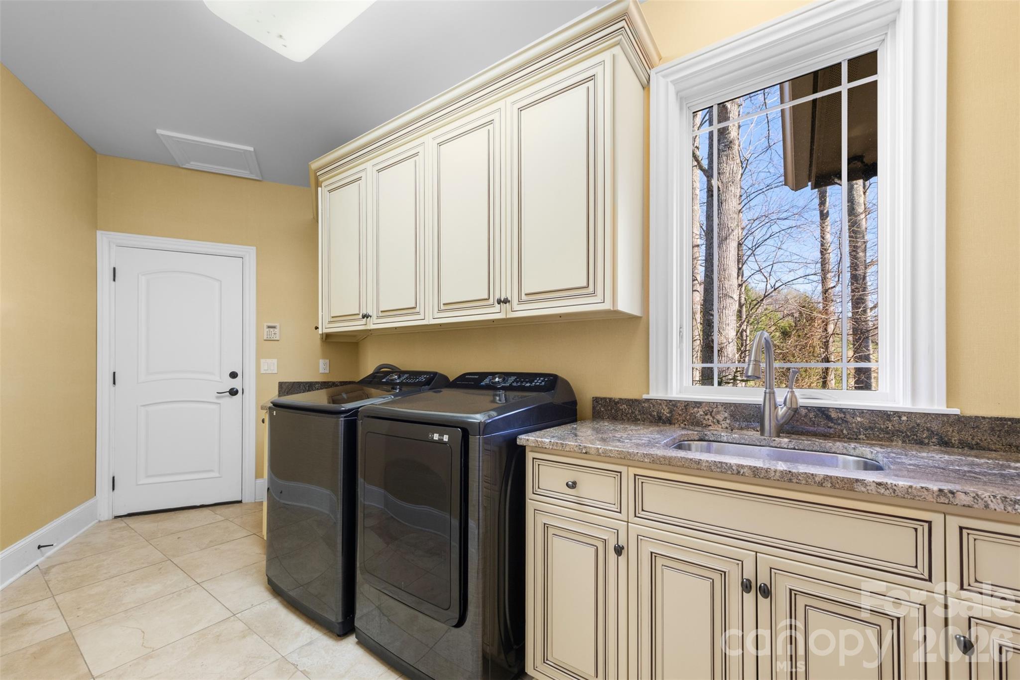 46 N Ridge Lane — Newland