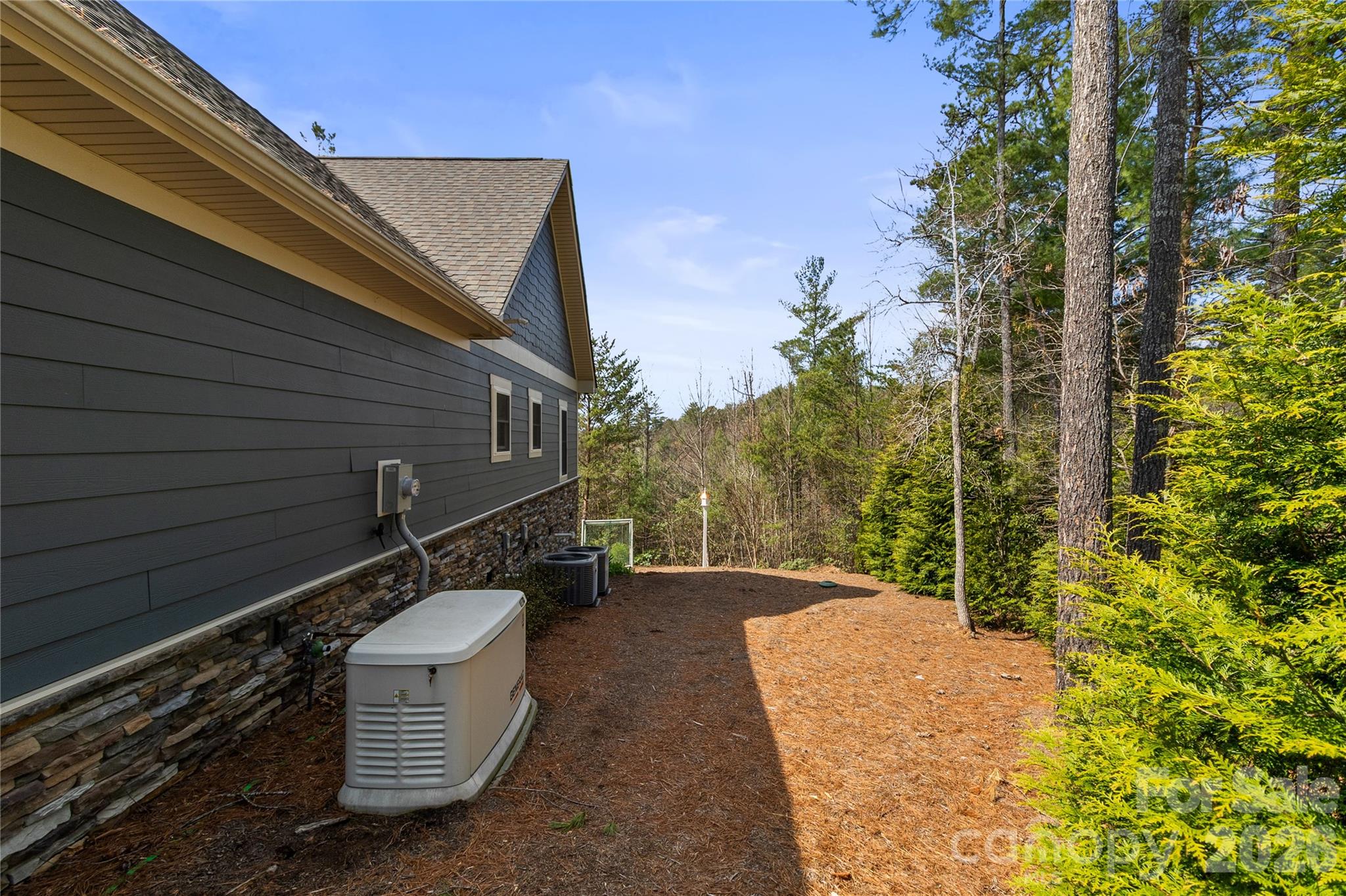 1103 River Ridge Way — Lenoir