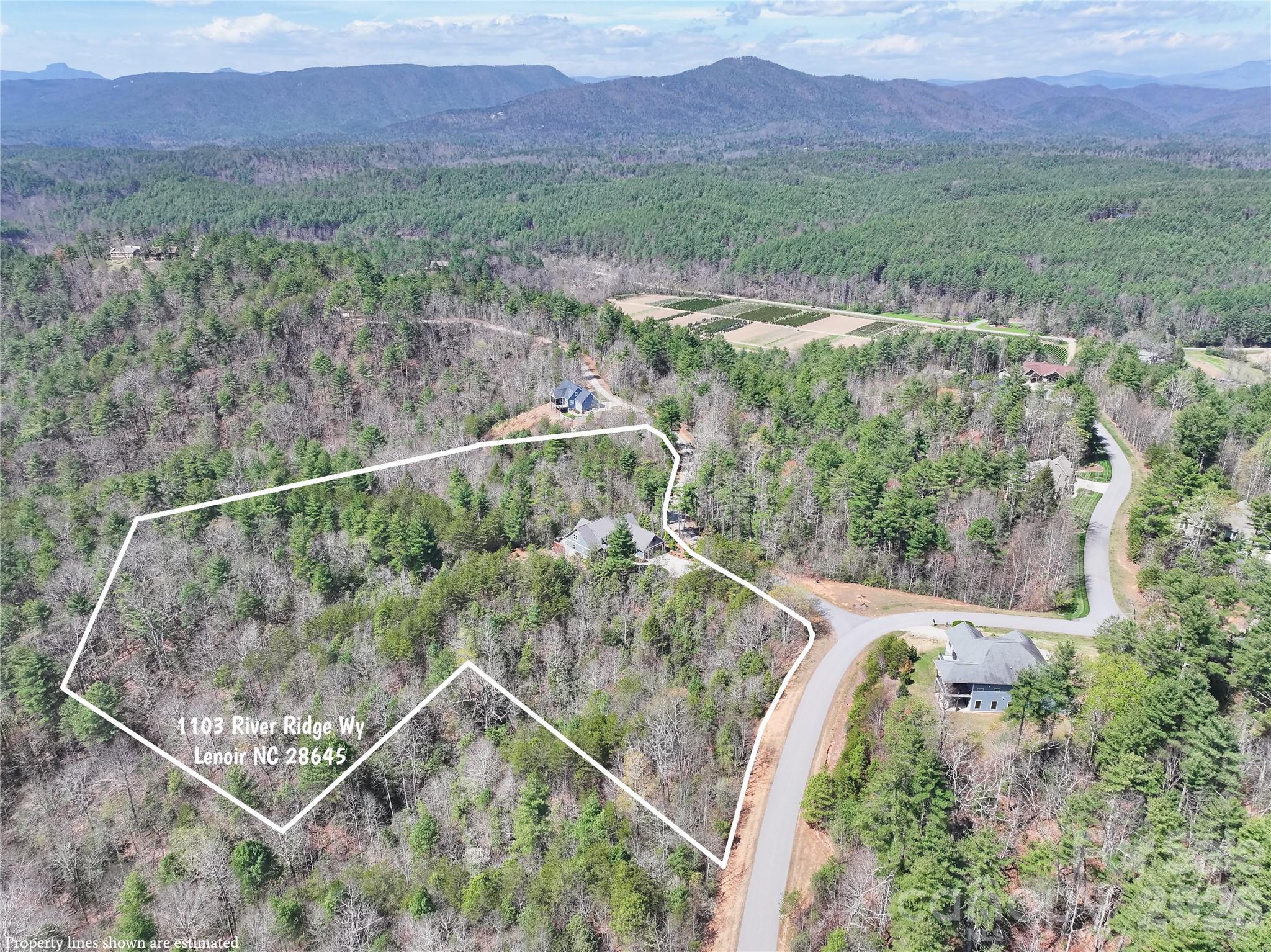 1103 River Ridge Way — Lenoir