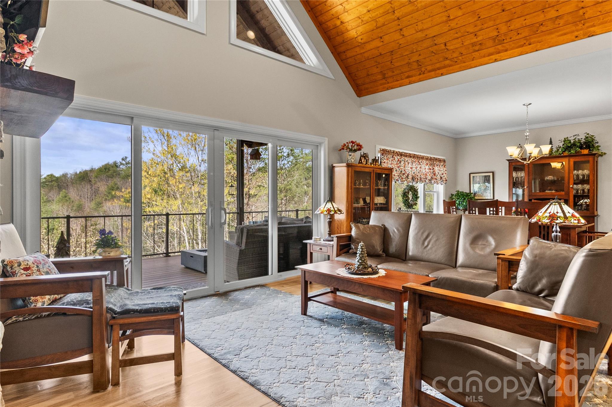 1103 River Ridge Way — Lenoir