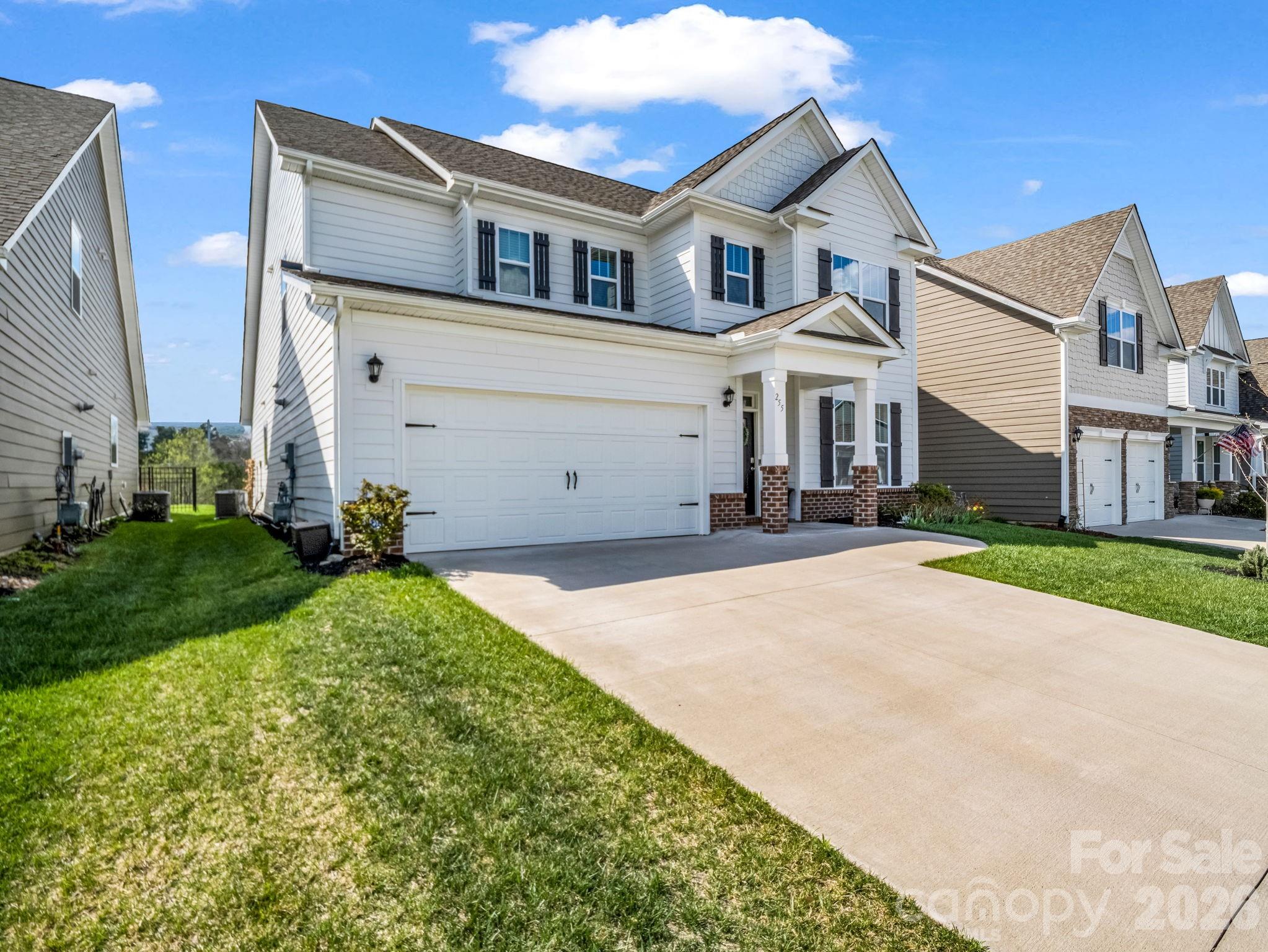 255 Fox Cove Road — Hendersonville
