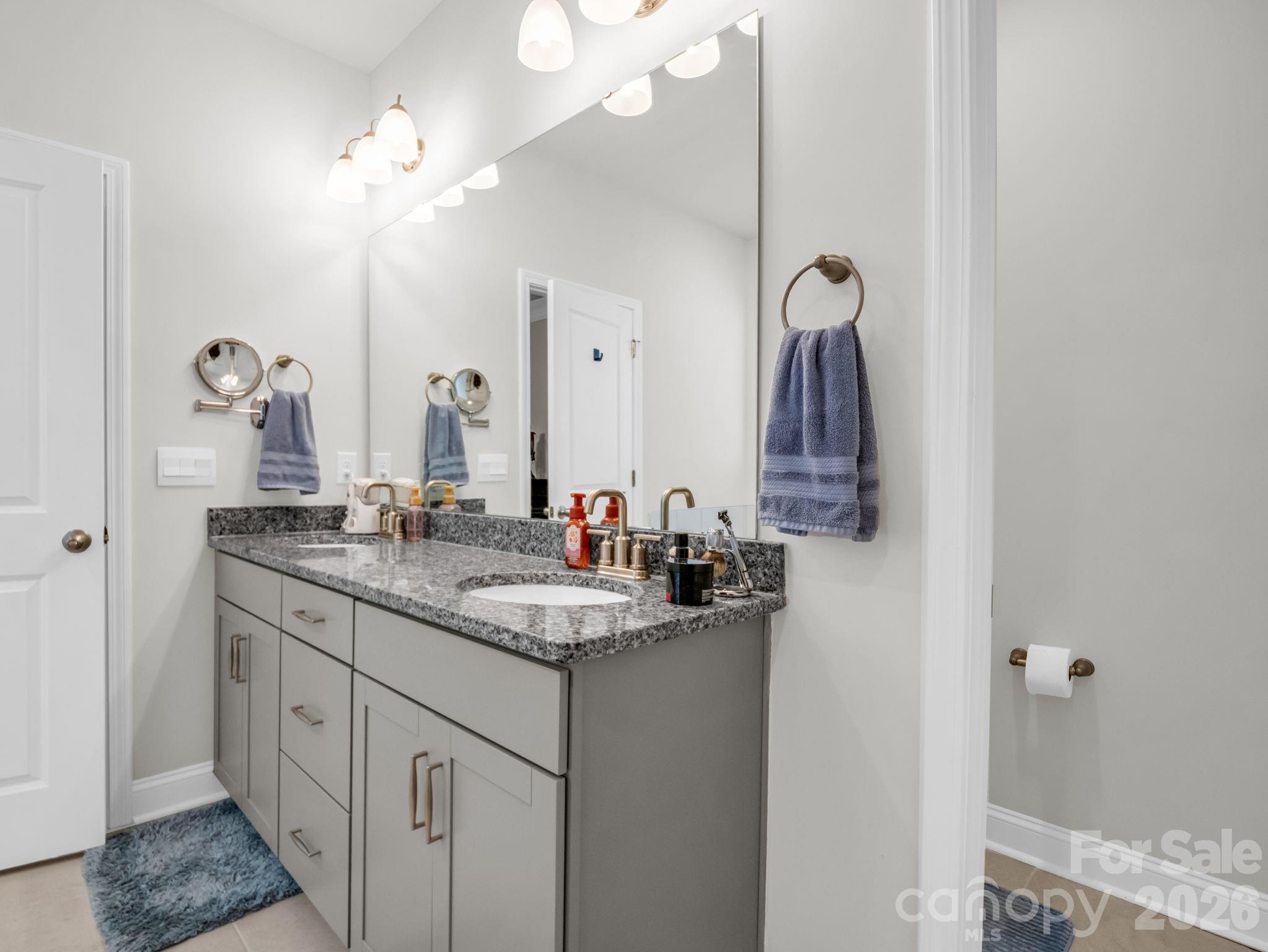255 Fox Cove Road — Hendersonville
