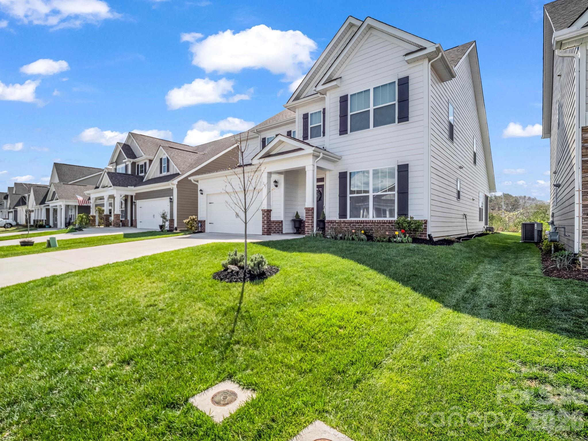 255 Fox Cove Road — Hendersonville