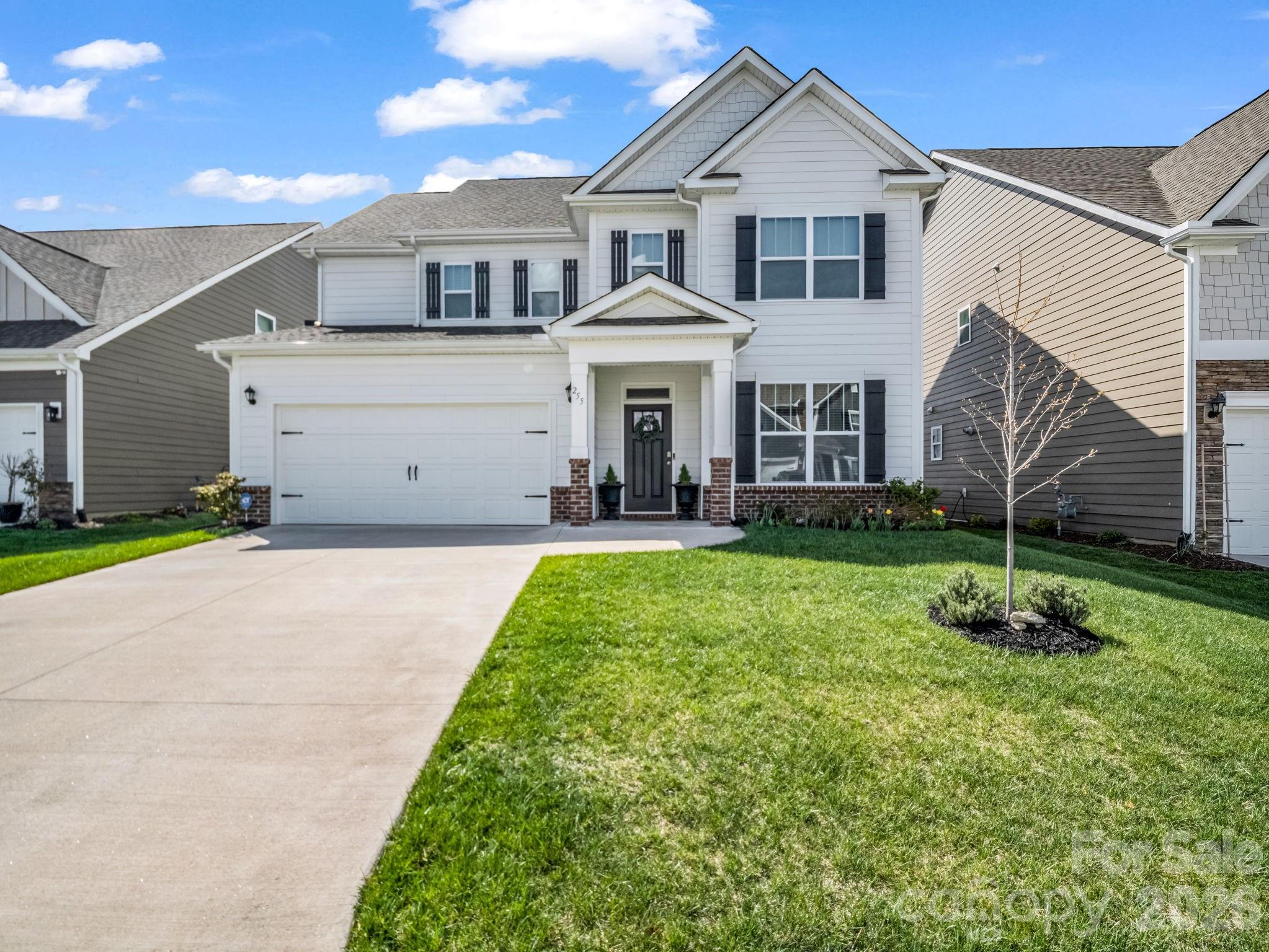 255 Fox Cove Road — Hendersonville