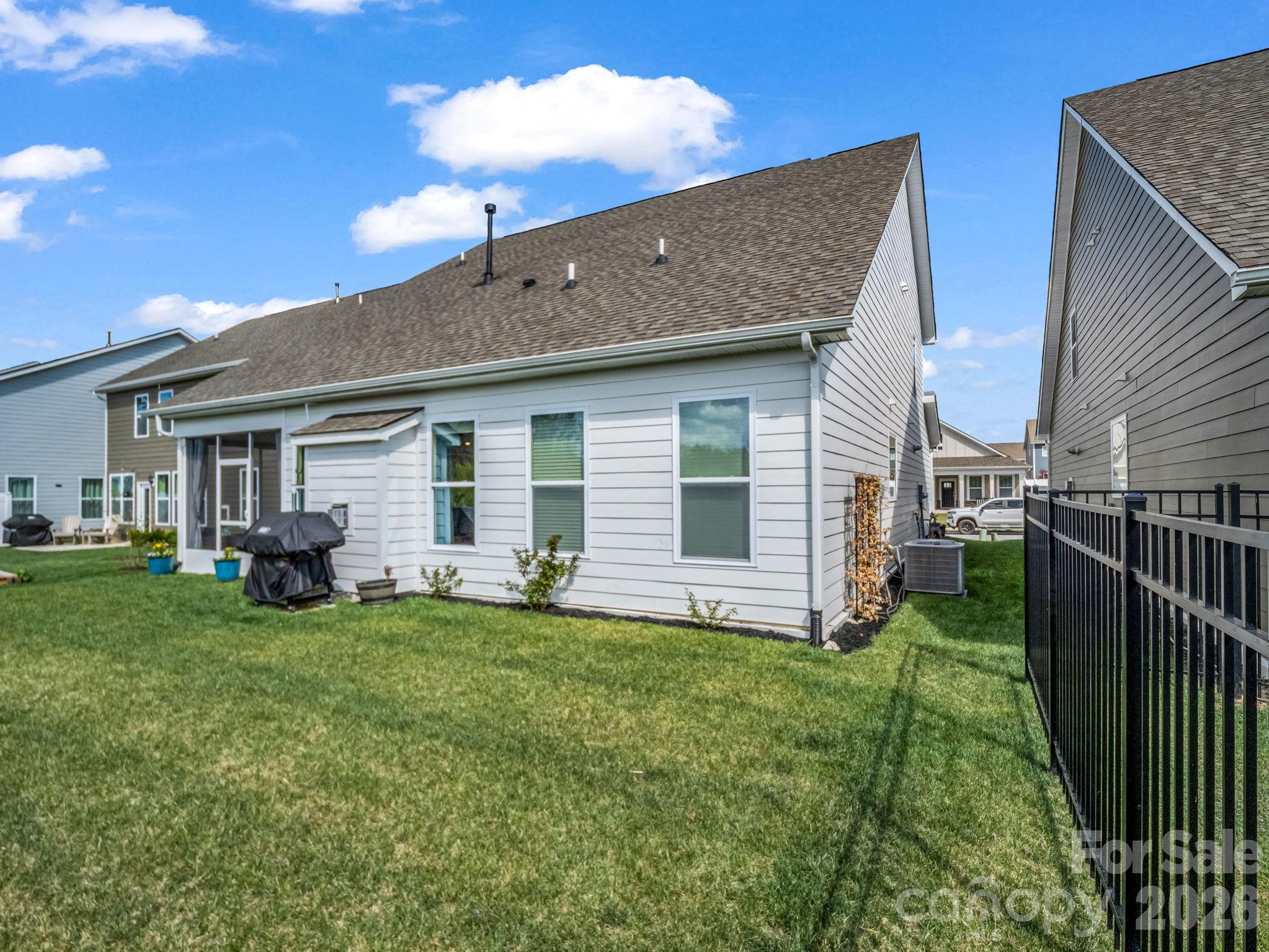 255 Fox Cove Road — Hendersonville