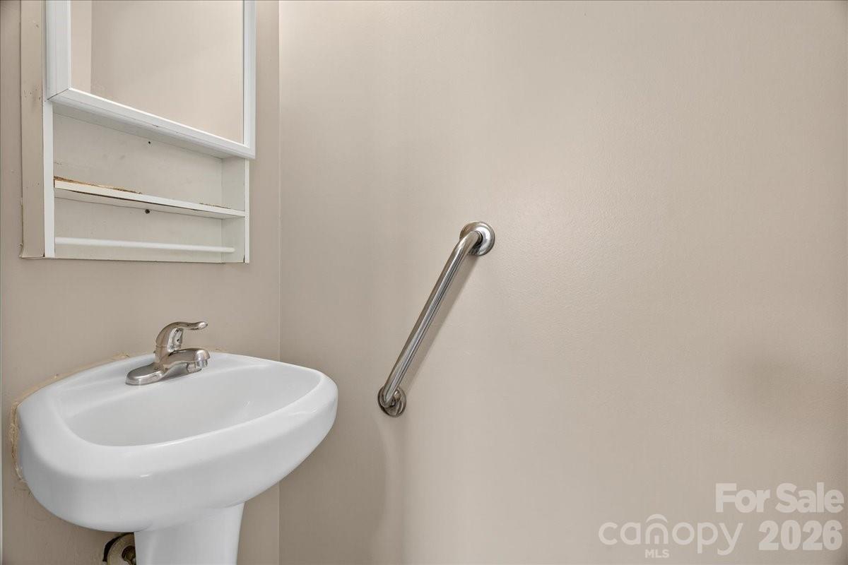 2221 Ludlow Drive — Charlotte