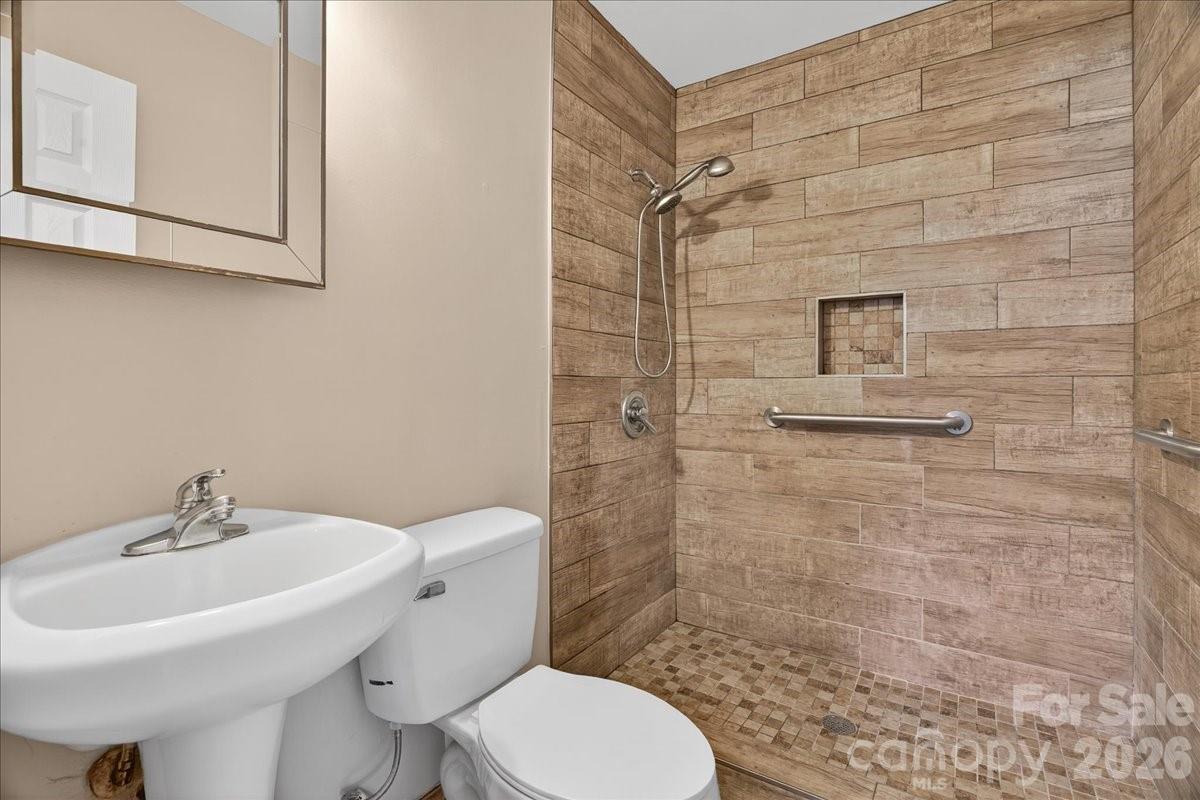 2221 Ludlow Drive — Charlotte