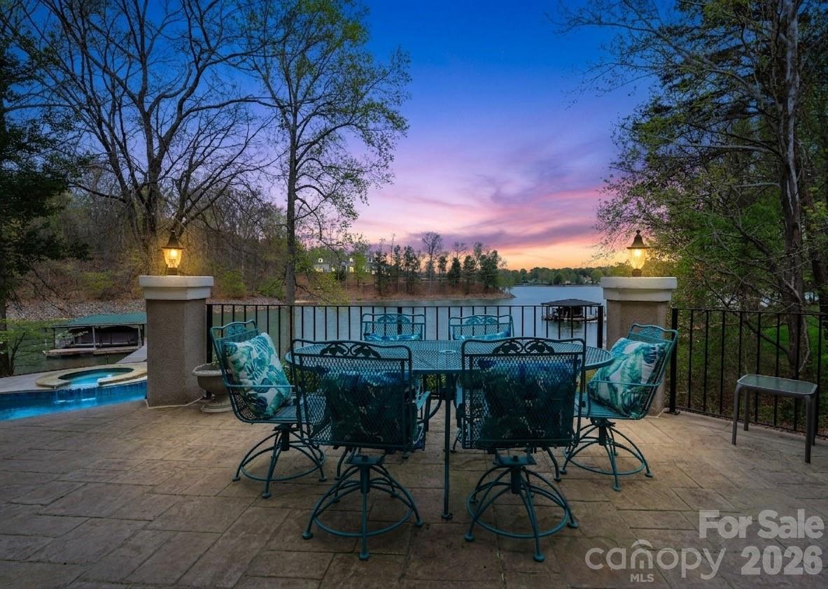 141 Grand Bay Drive — Mooresville