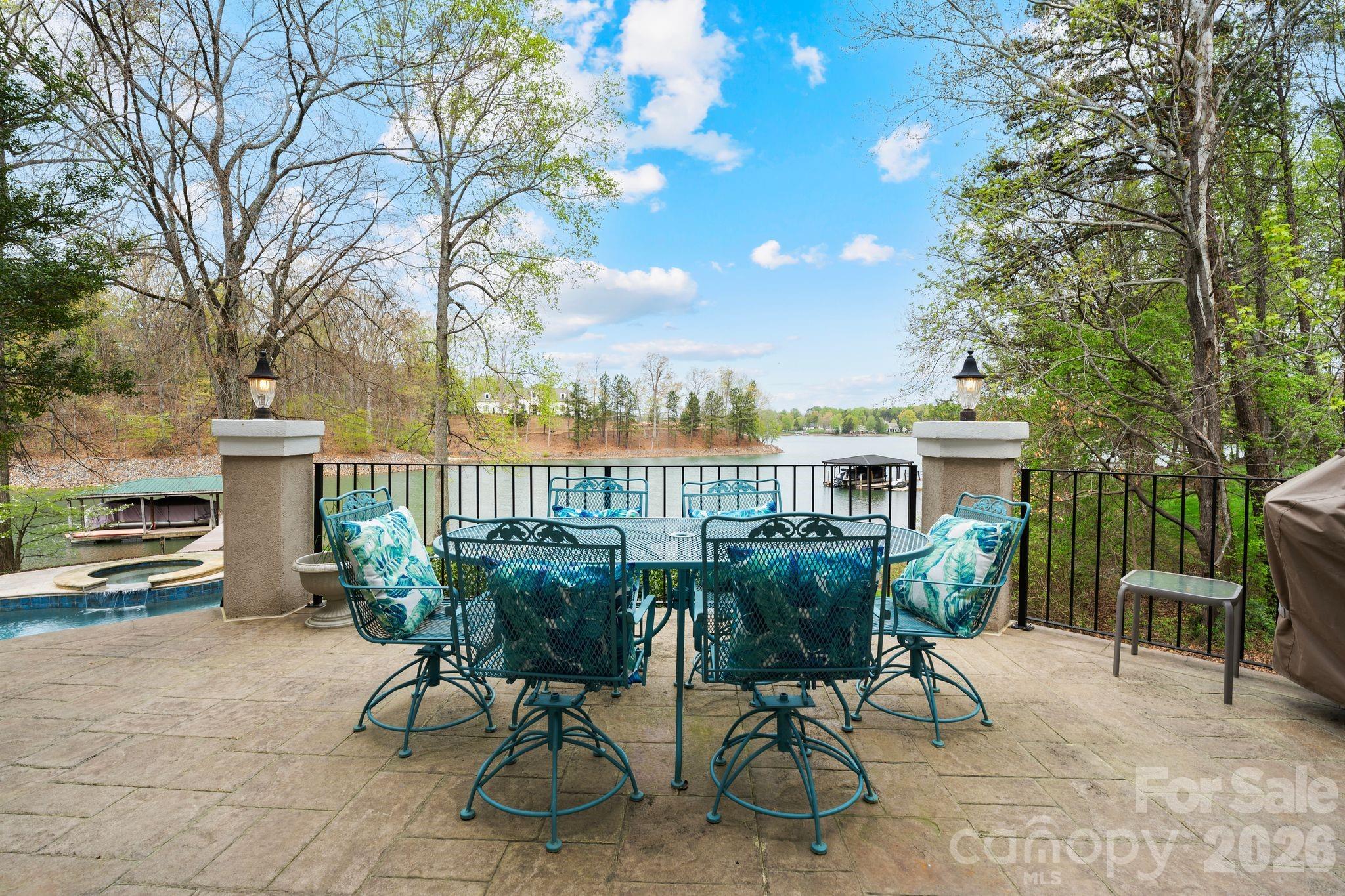 141 Grand Bay Drive — Mooresville