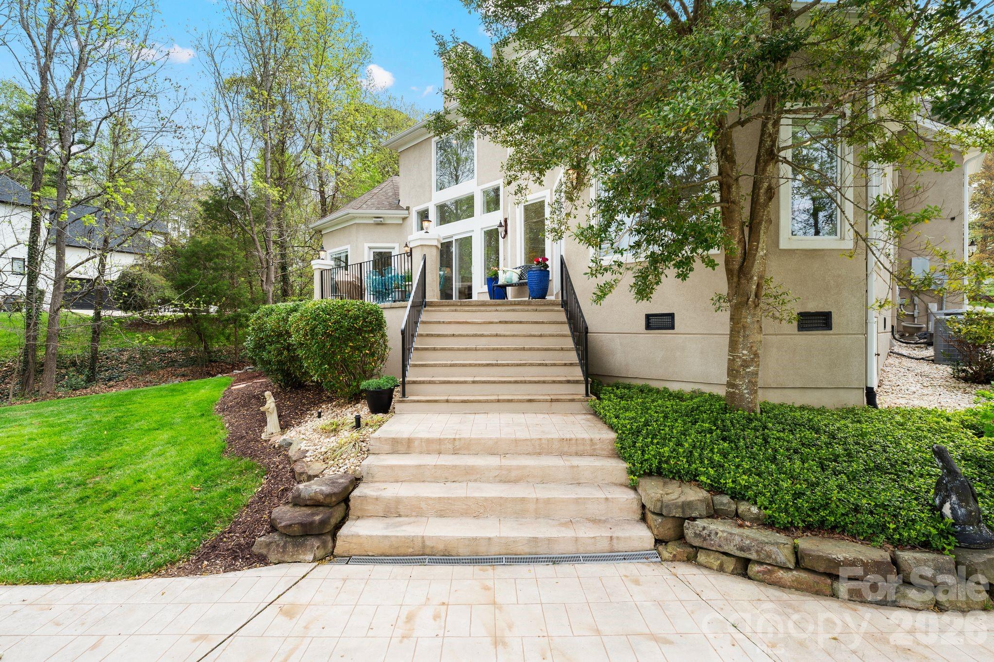 141 Grand Bay Drive — Mooresville