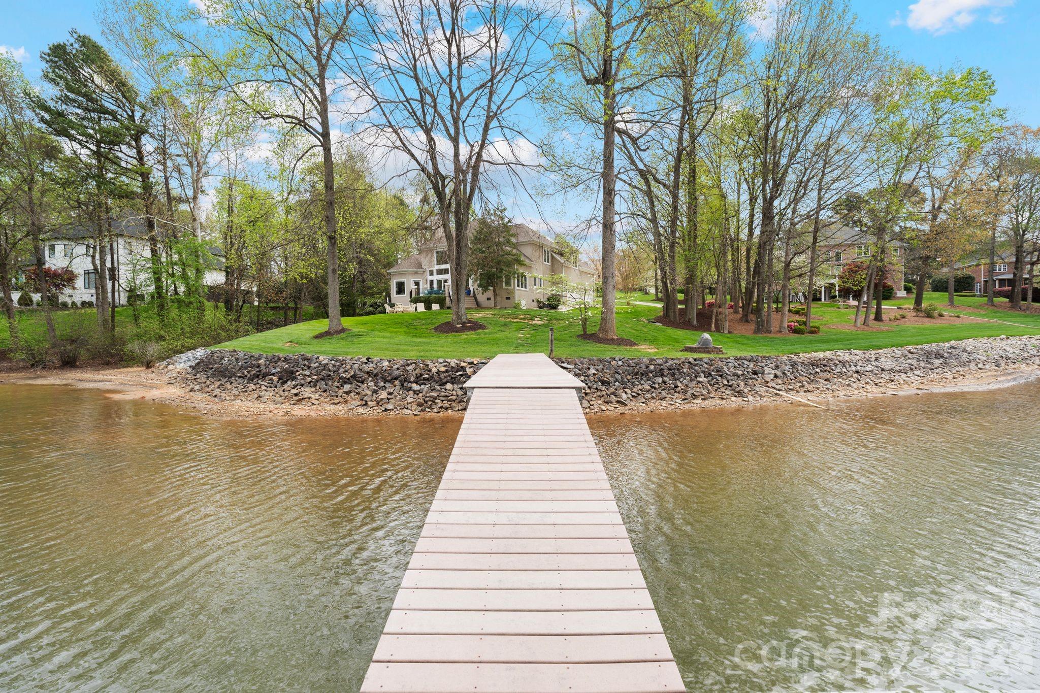 141 Grand Bay Drive — Mooresville