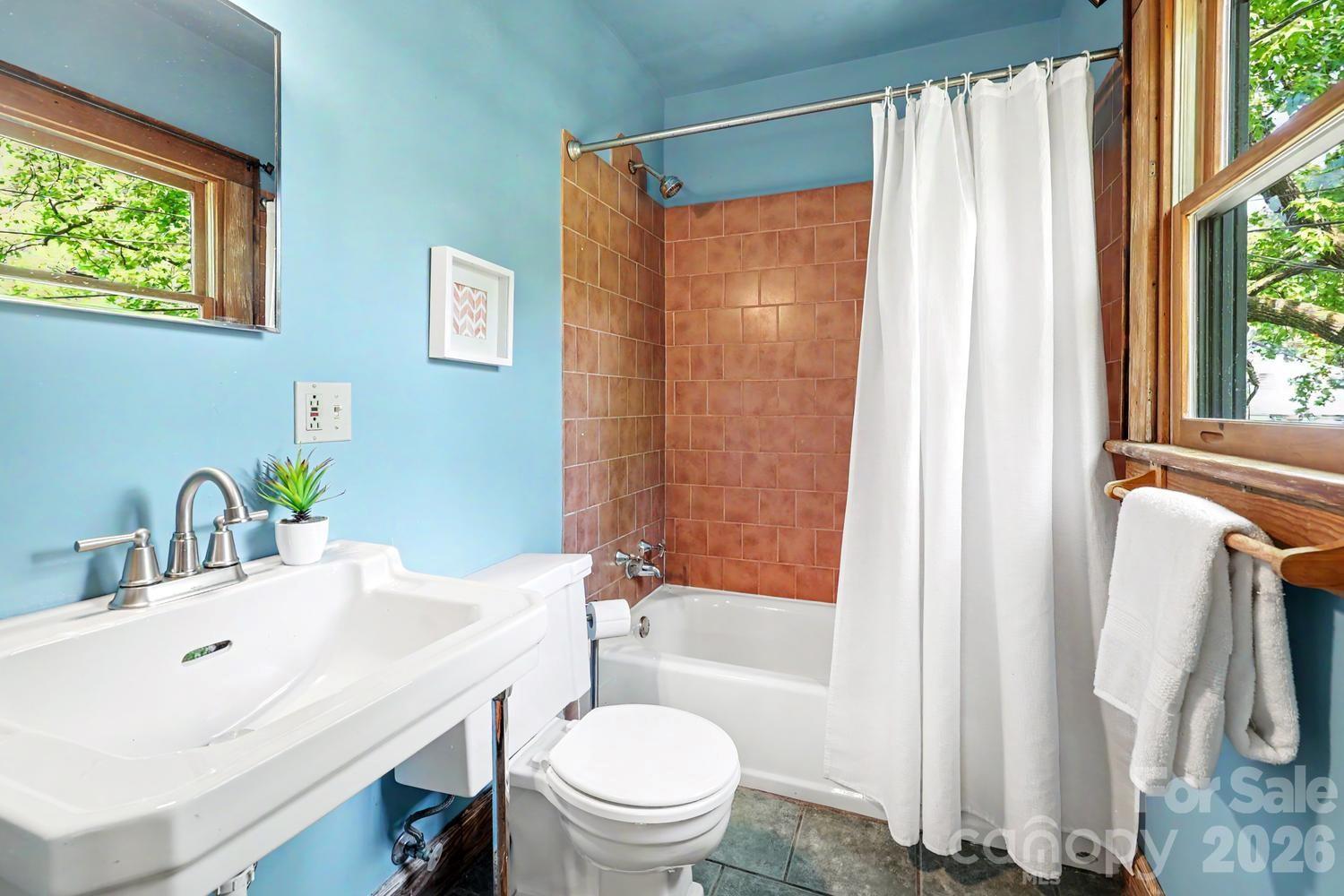 1012 E 35th Street — Charlotte