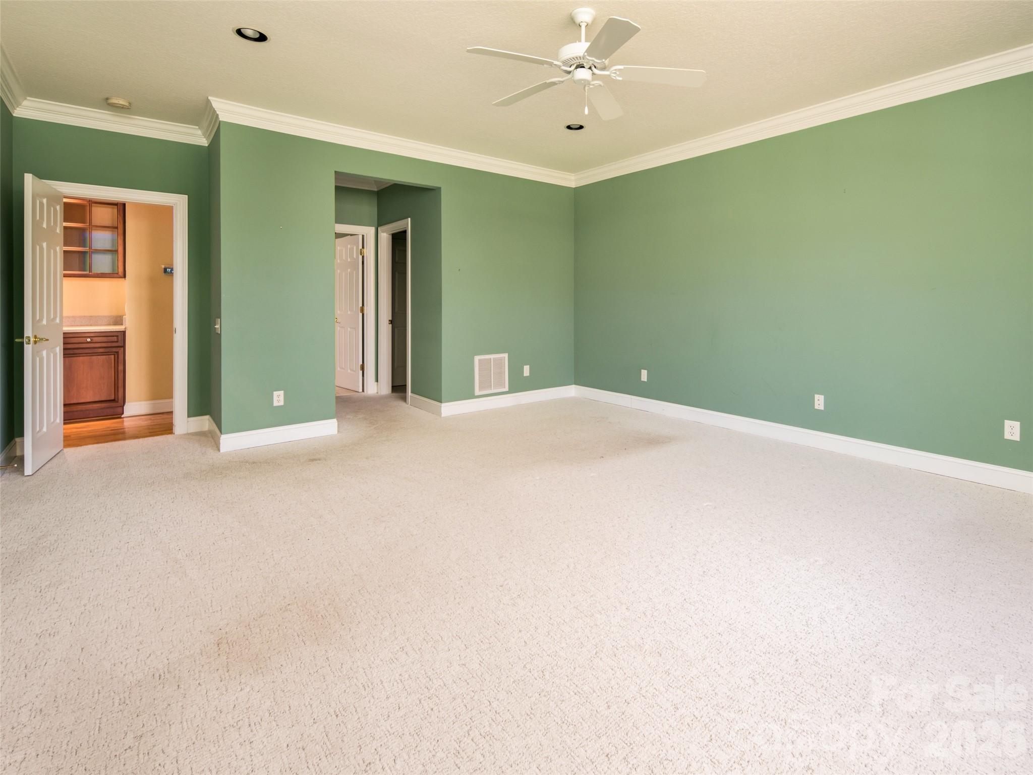 124 Towne Place Drive — Hendersonville