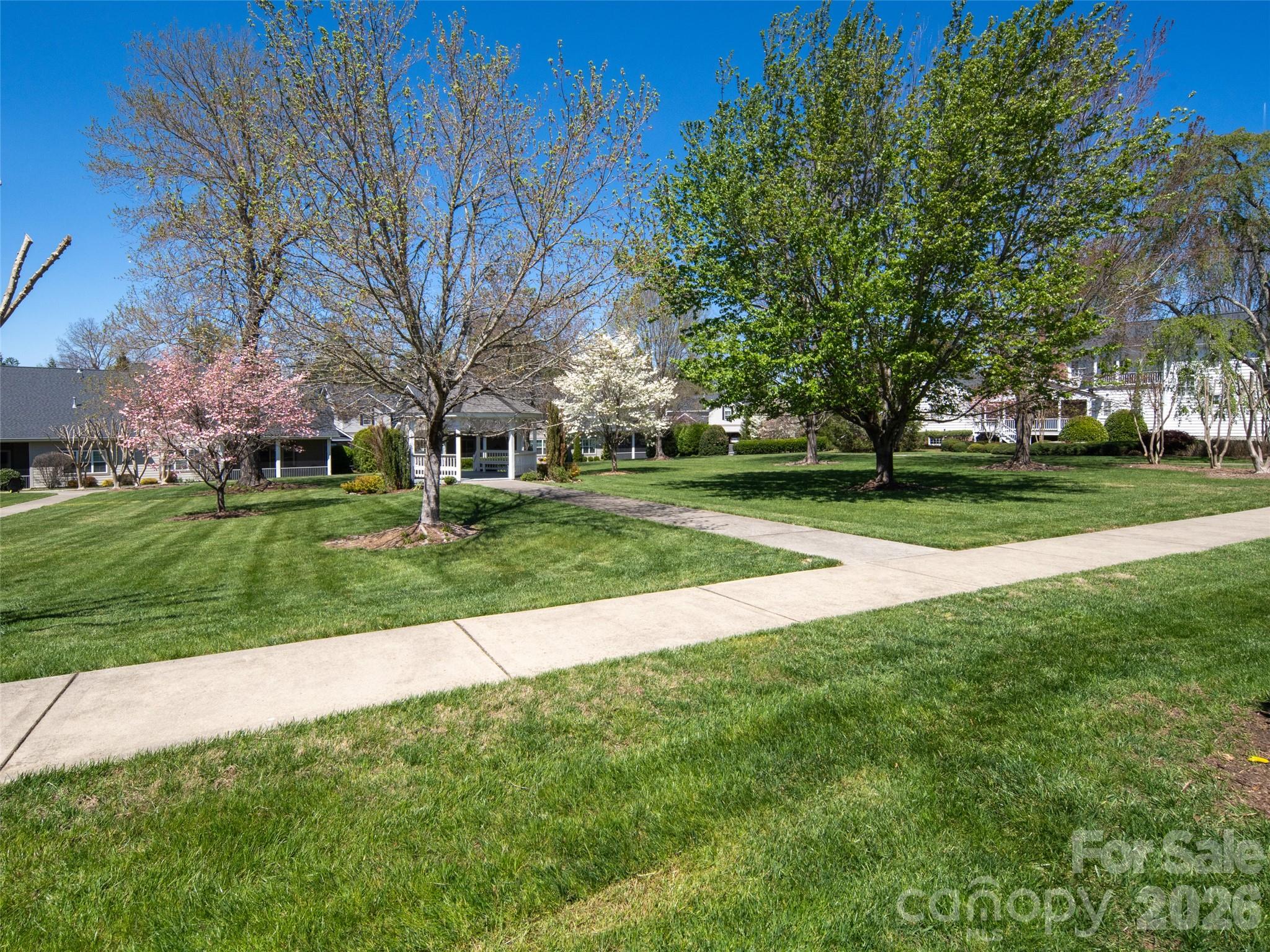 124 Towne Place Drive — Hendersonville