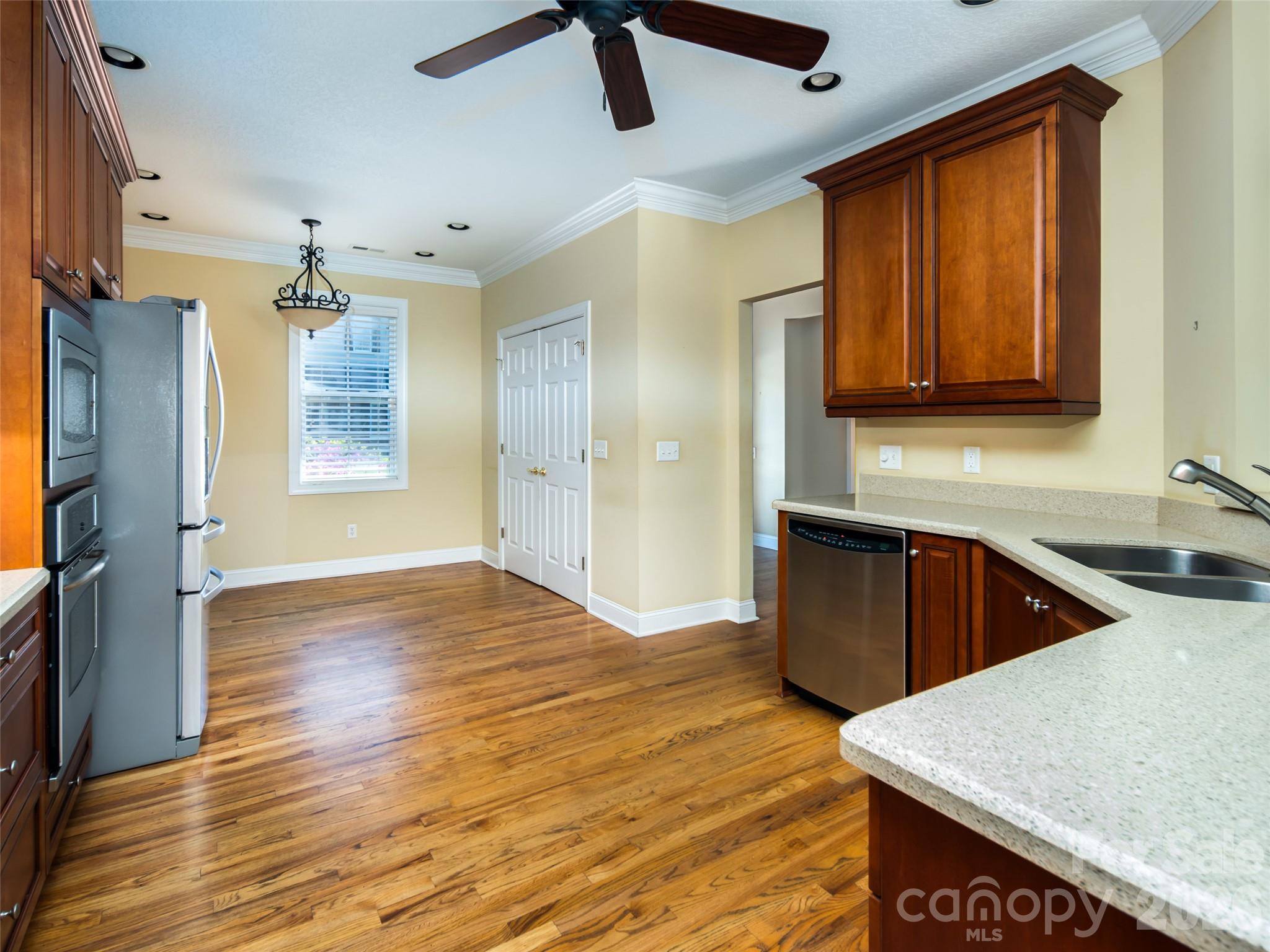 124 Towne Place Drive — Hendersonville