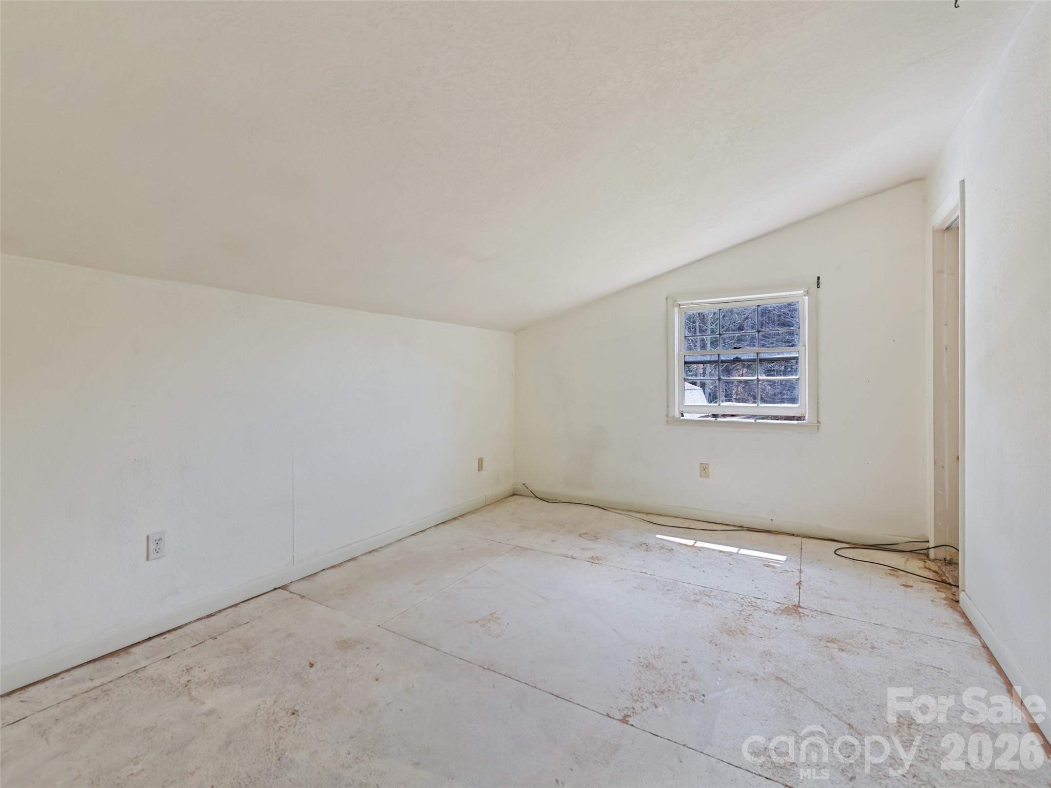 838 Hidden Valley Road — Clyde