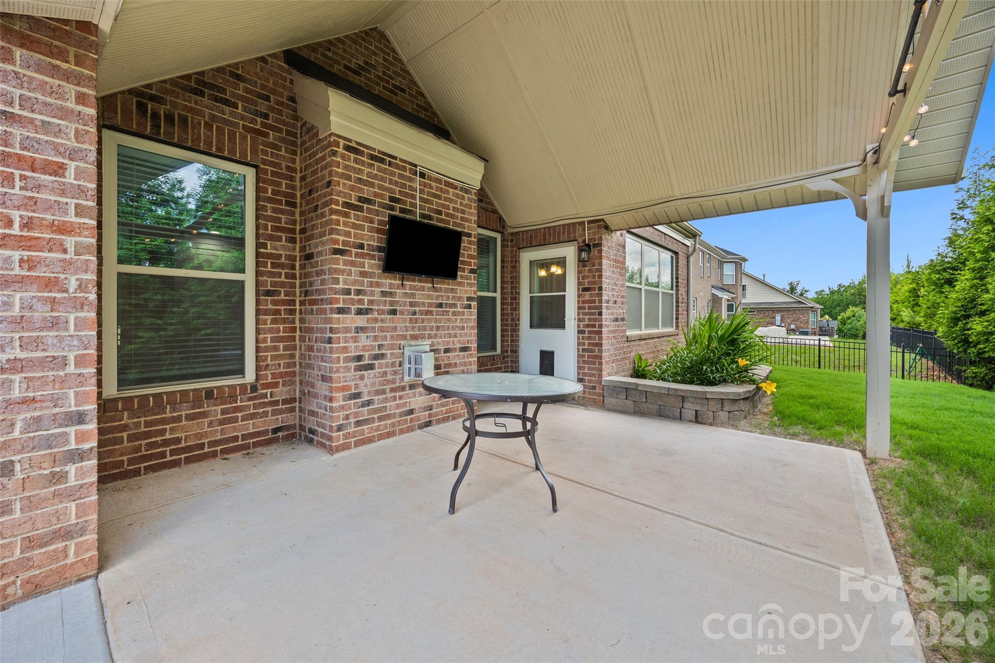 324 Kerrydale Court — Clover
