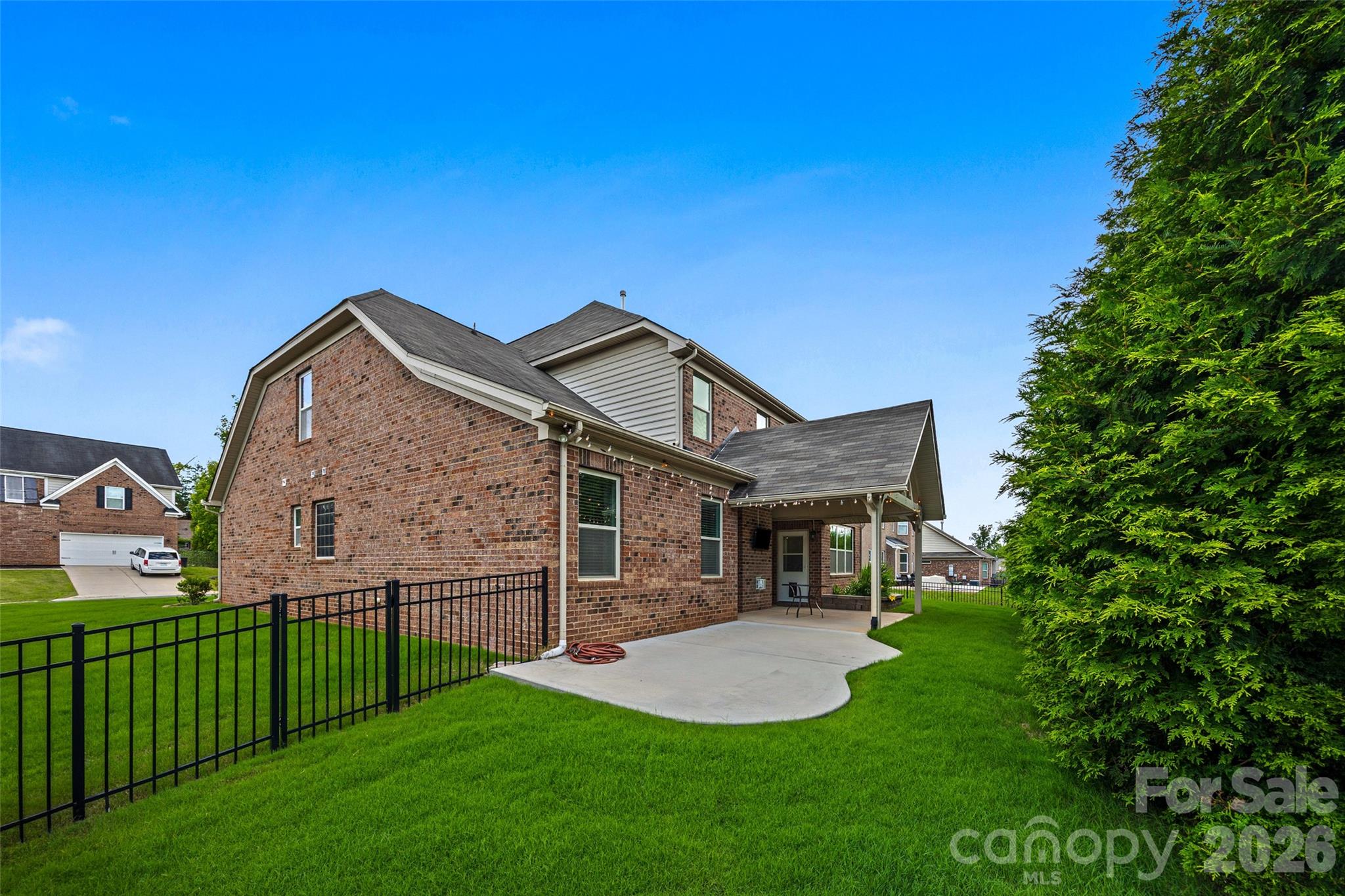 324 Kerrydale Court — Clover